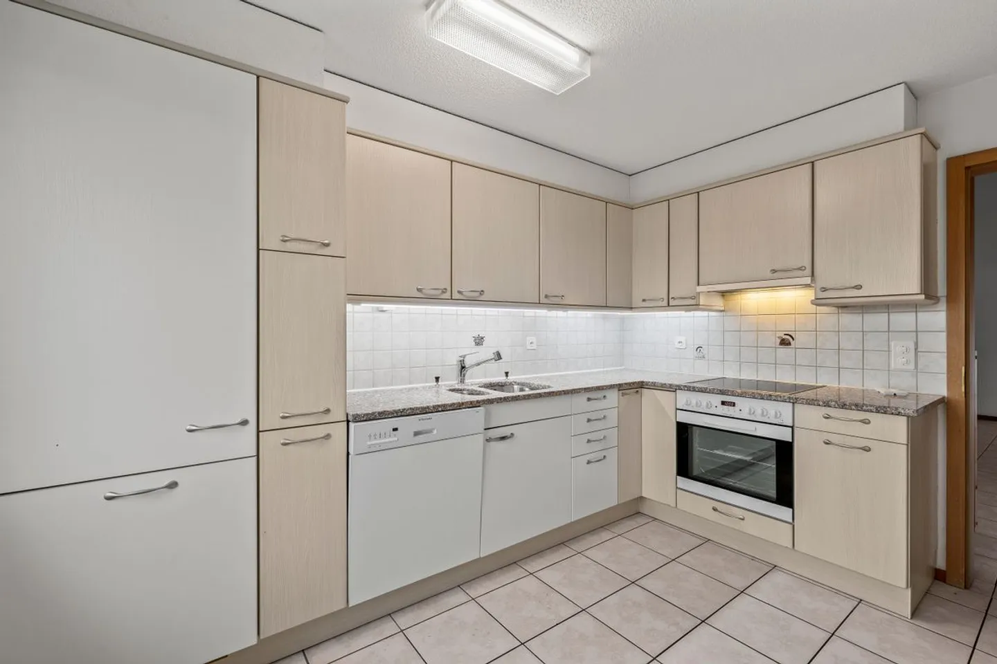 NoSta Real Estate AG - Bargain - Plenty of Space at a Low Price! - Photo 5 of 13