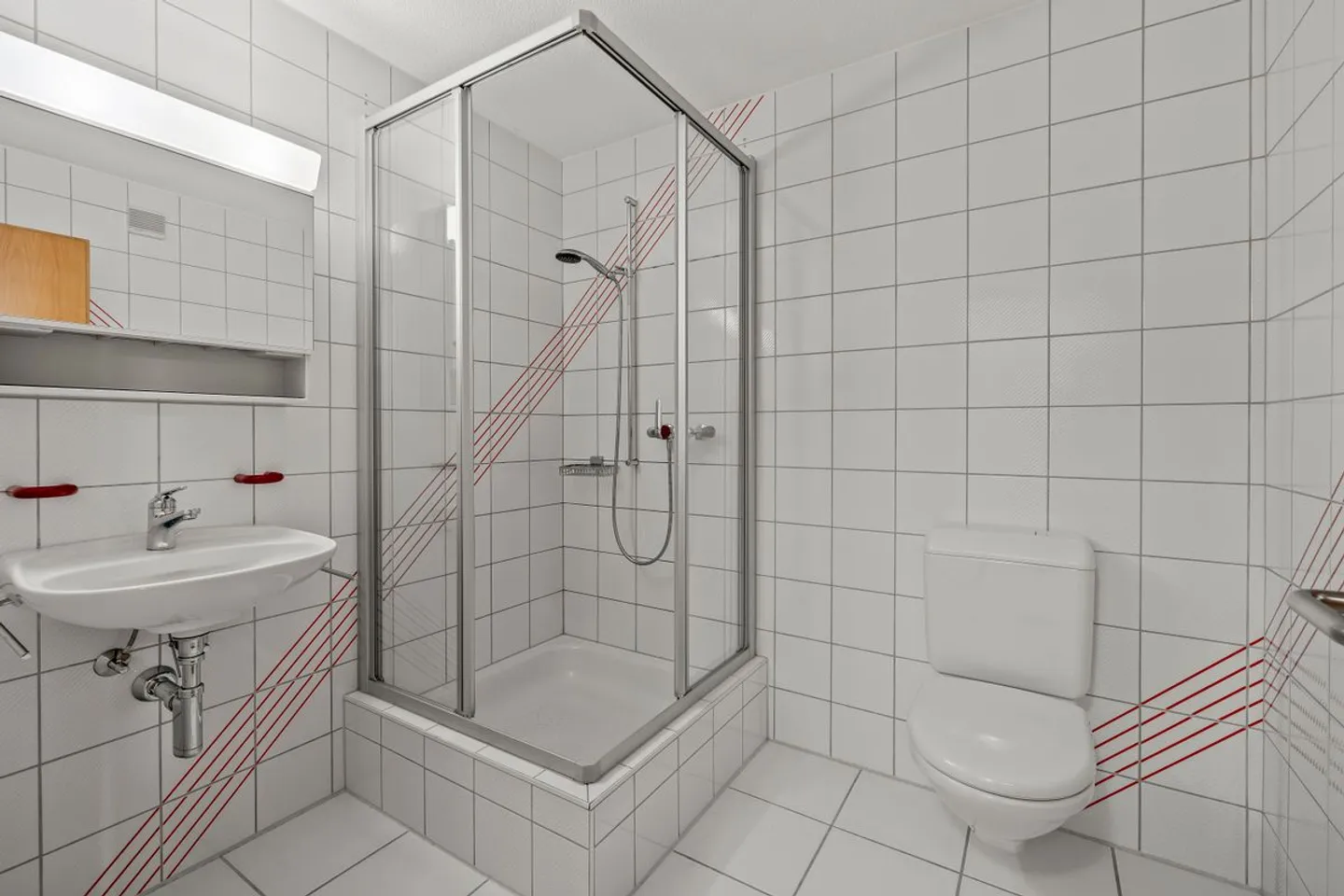 NoSta Real Estate AG - Bargain - Plenty of Space at a Low Price! - Photo 9 of 13