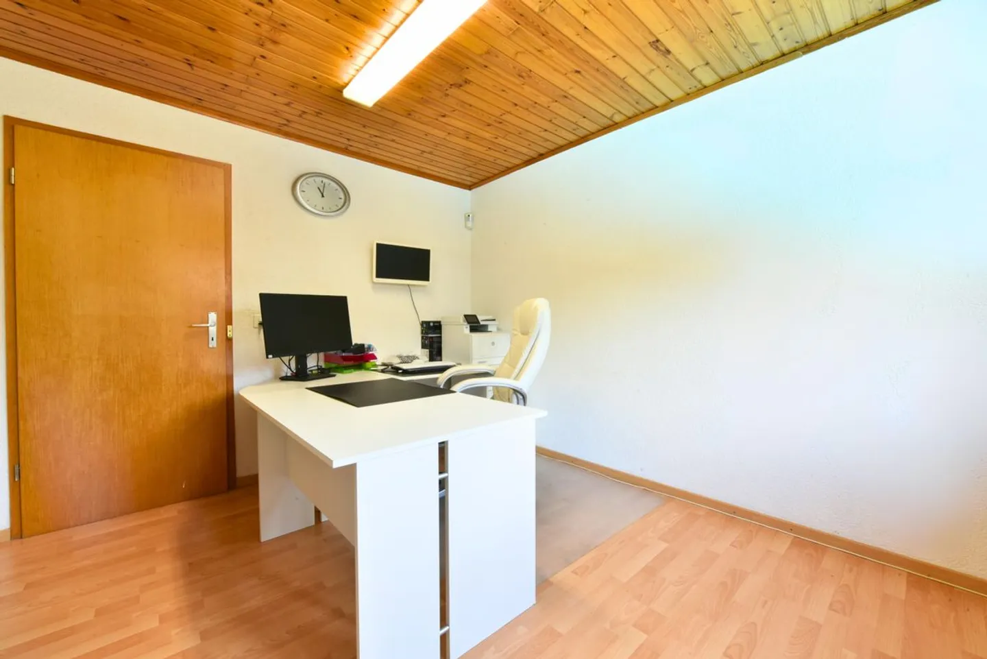 Komfort, Raum und Licht - Reihenhaus mit Schwimmbad - Foto 8 von 9