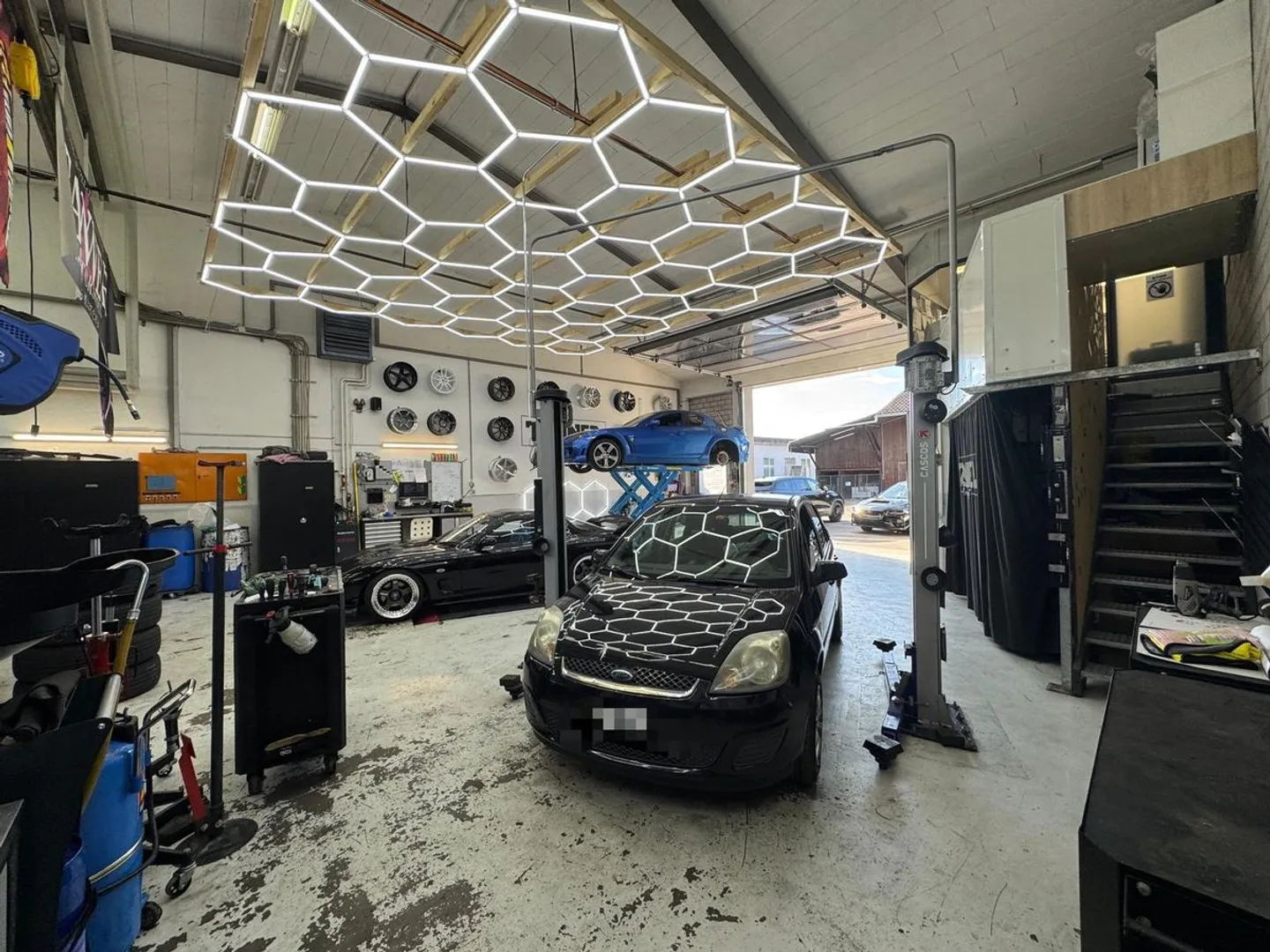 AMPIO SPAZIO COMMERCIALE ADATTO PER OFFICINA AUTO - Foto 4 di 13