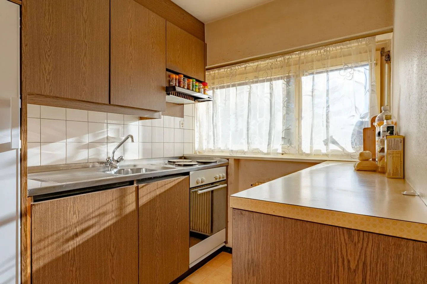 MFH MIT 6 WOHNUNGEN + GESCHÄFTSTEIL - Foto 3 von 13