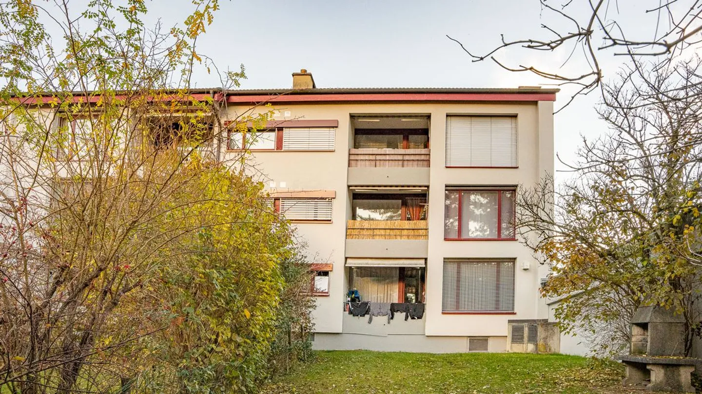 MFH MIT 6 WOHNUNGEN + GESCHÄFTSTEIL - Foto 10 von 13