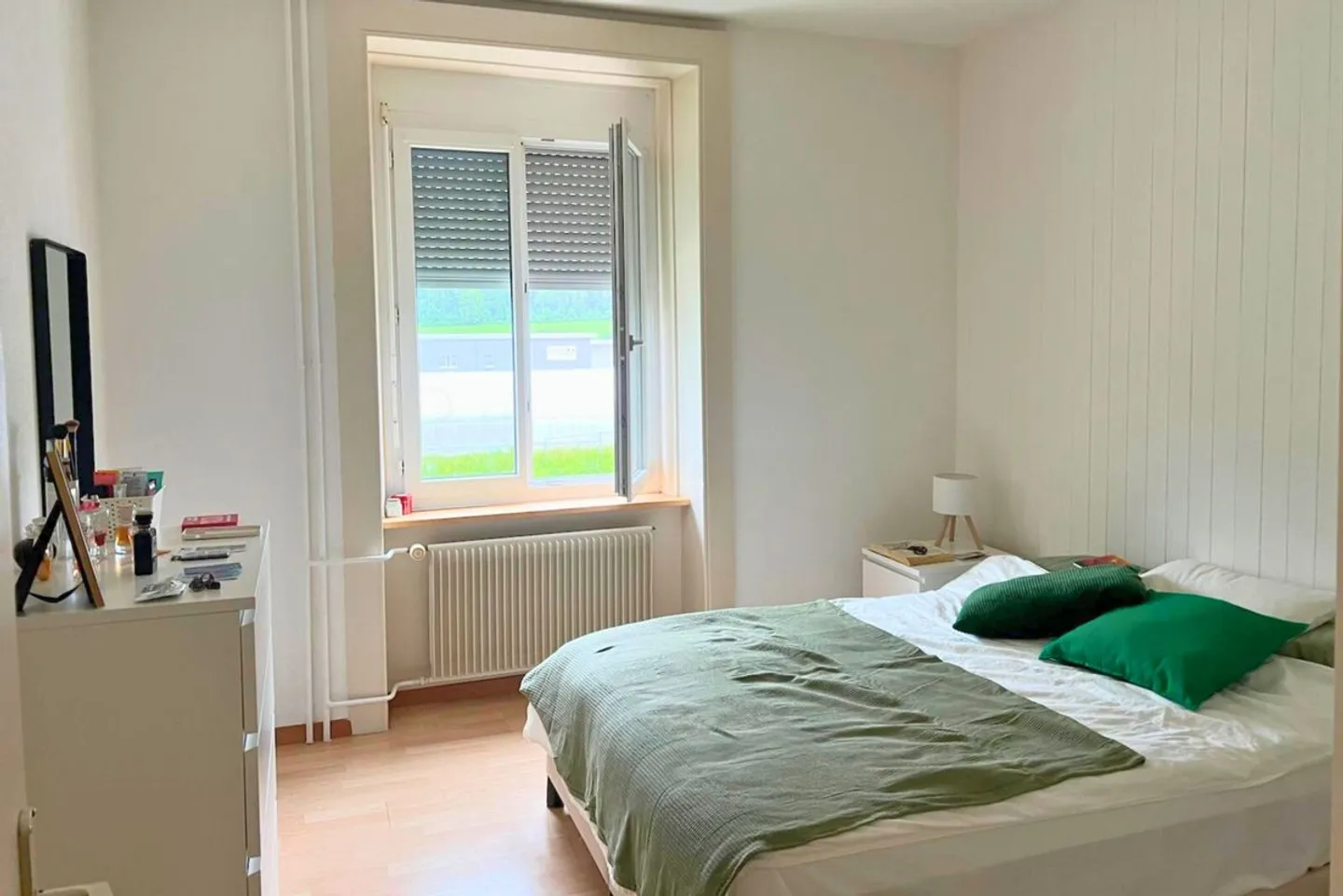 Income-generating building with location - Photo 2 of 2