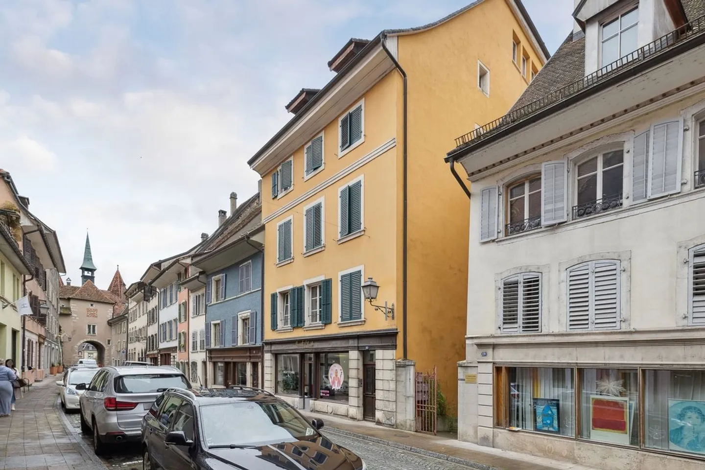 Yield building in the center of Porrentruy - Photo 1 of 3