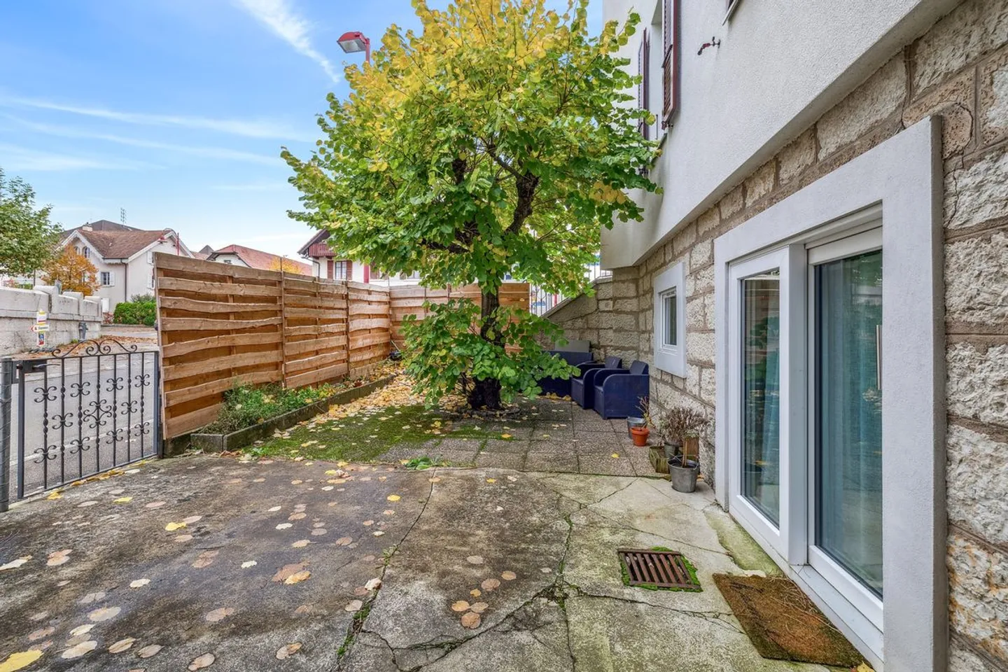 Yield Building in Courgenay - Photo 4 of 5