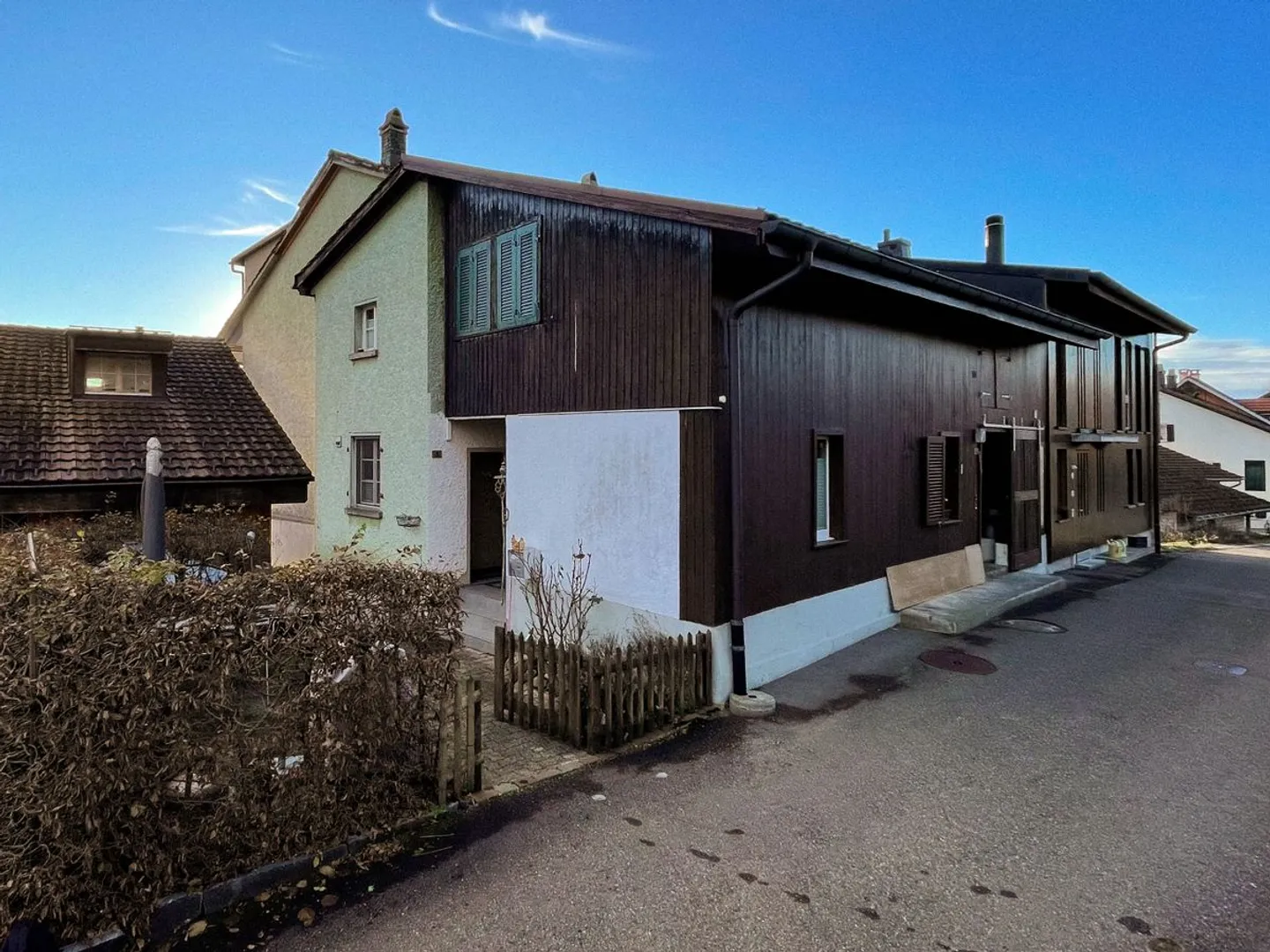 Incantevole casa a schiera angolare con vista fantastica e giardino soleggiato - Foto 6 di 12