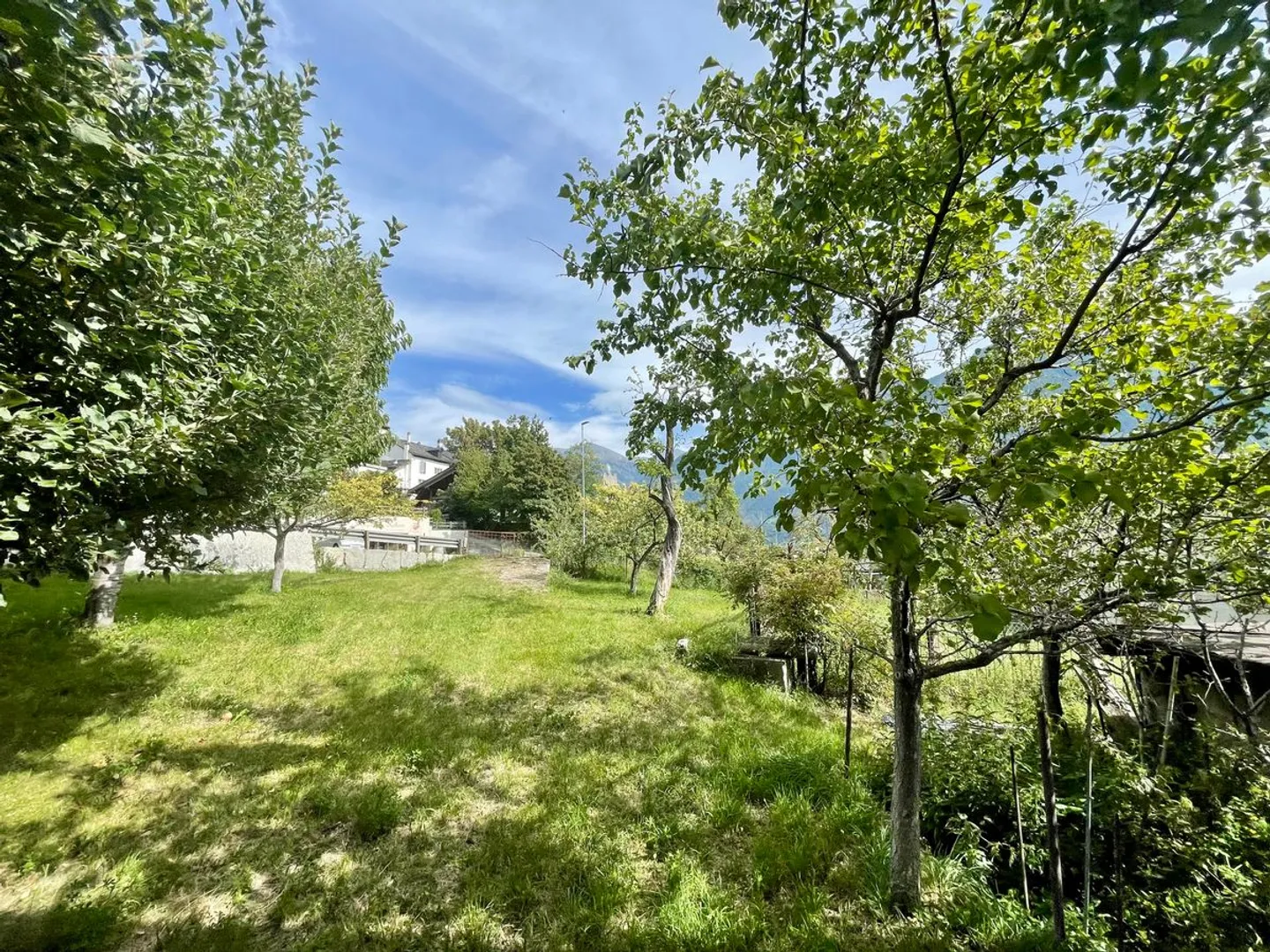 Wonderful, developed building plots with barn - Photo 2 of 7