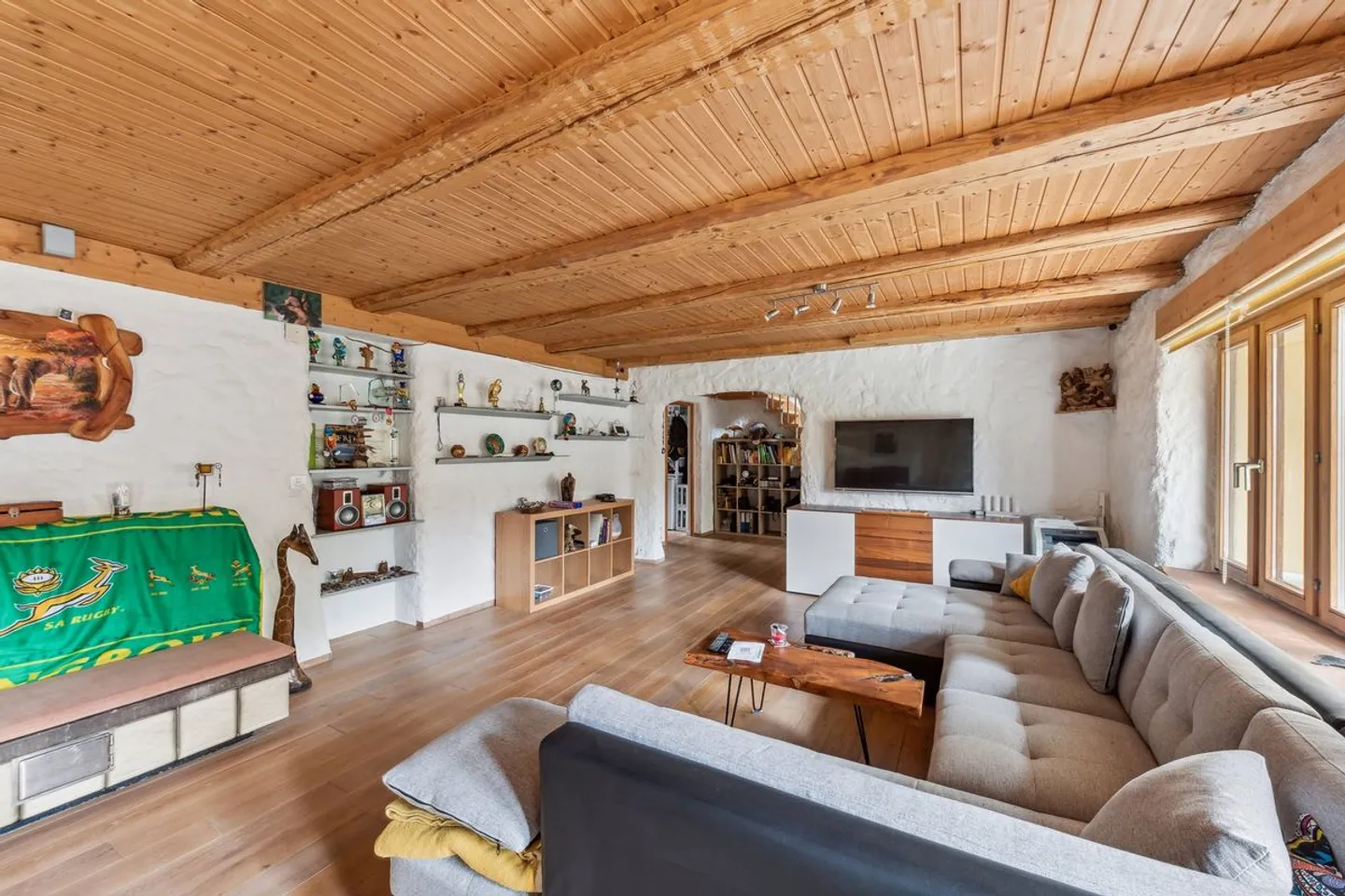Ristrutturato di alta qualità con riserva di terreno edificabile - Foto 5 di 7