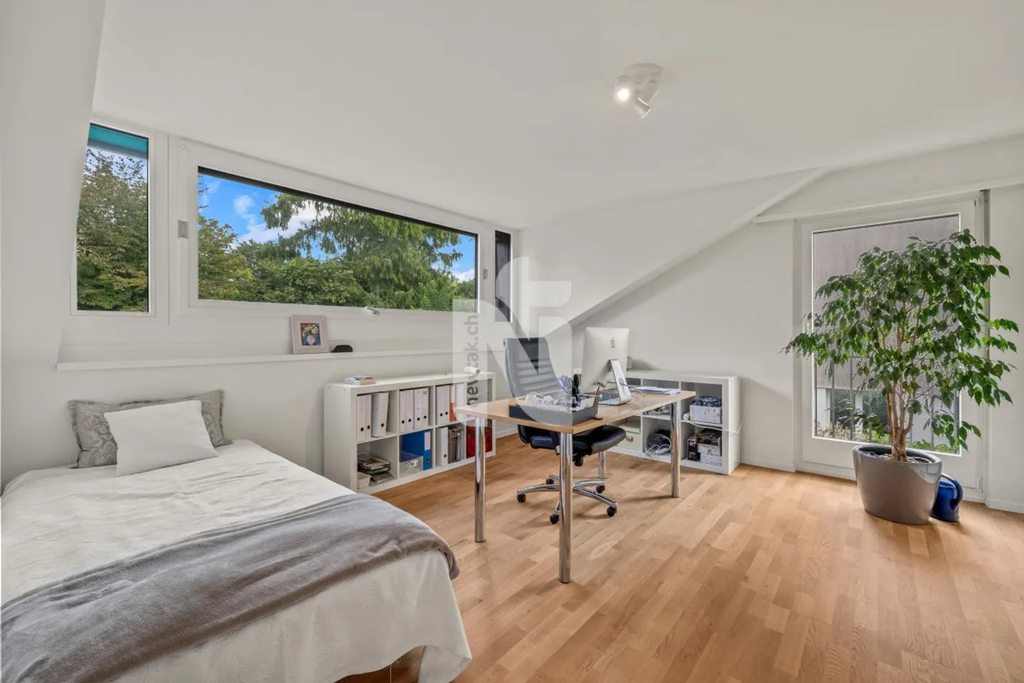 Casa unifamiliare molto attraente su Bruderholz con piscina, sauna, giardino e molta privacy - Foto 12 di 12