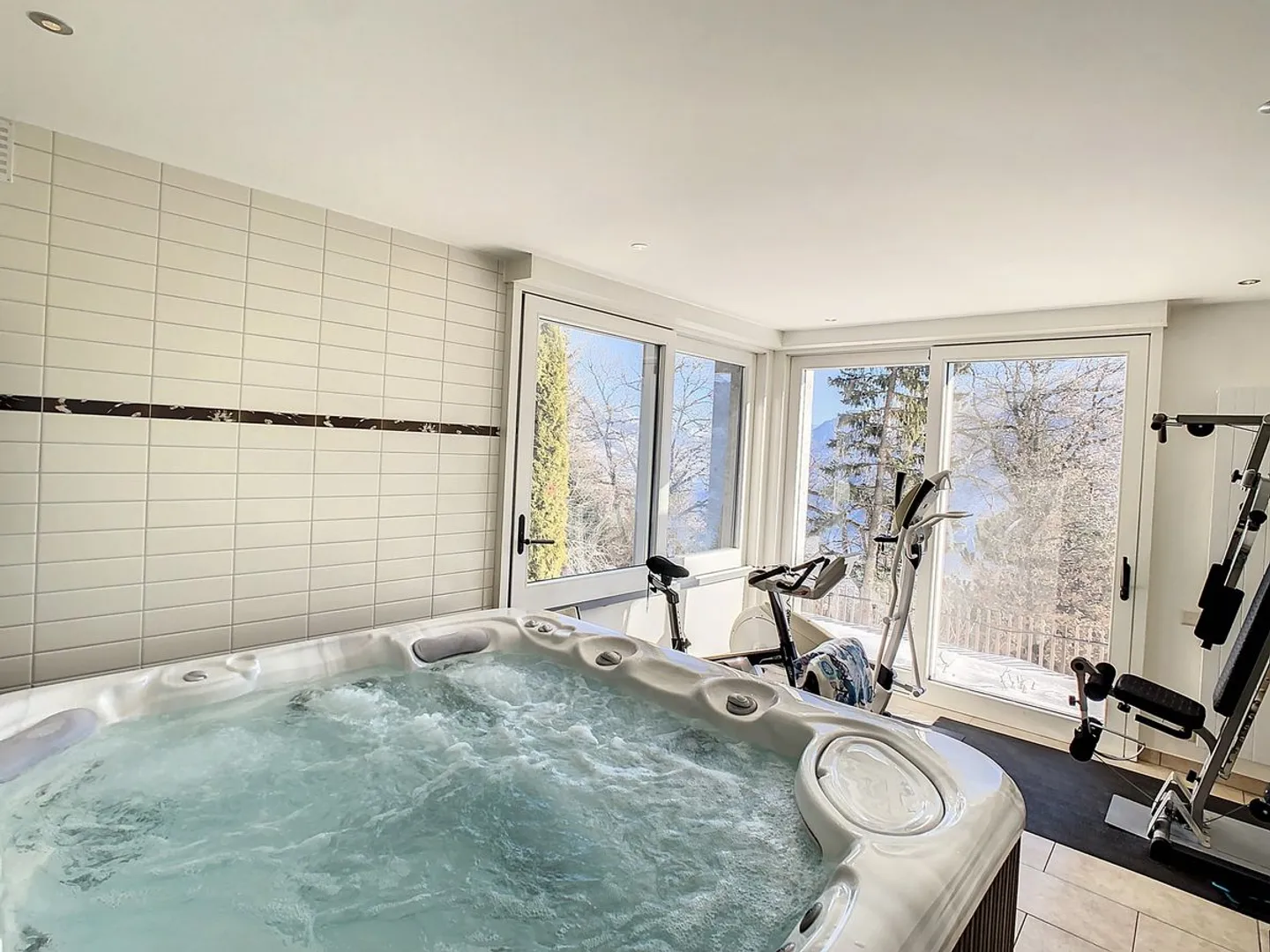 Luxurious chalet in the heart of nature - Photo 1 of 13