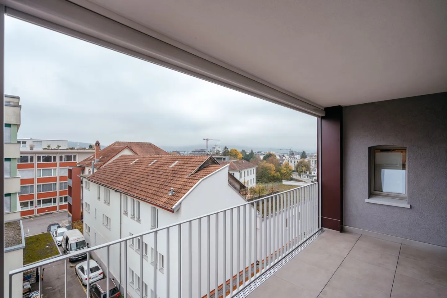 Charmante maisonette de 5 pièces avec galerie, terrasse sur le toit et loggia - Photo 11 sur 13