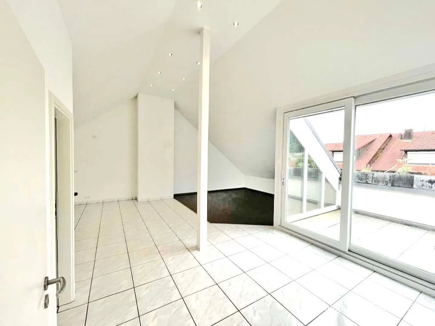 APPARTEMENT MAISONETTE DE HAUTE QUALITÉ 4 1/2 CHAMBRES AVEC BELLE VUE - Photo 5 sur 13