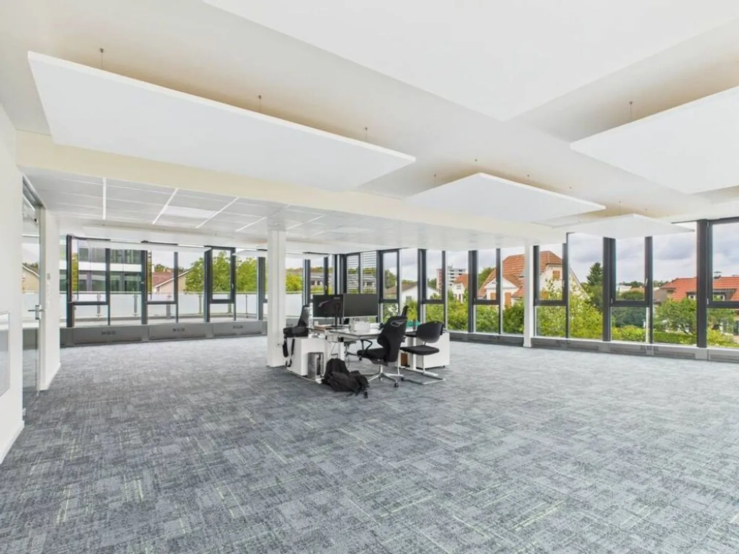 Repräsentatives Büro mit 9 Zimmern und viel Tageslicht - Foto 1 von 10