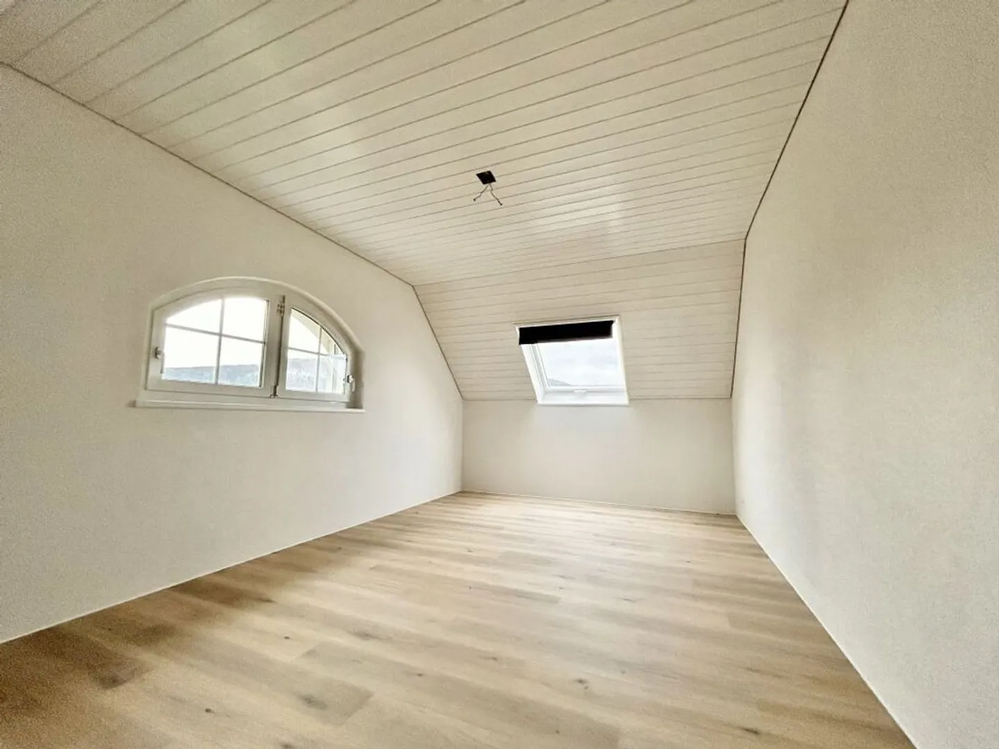 Appartamento duplex moderno di 5,5 stanze in una posizione tranquilla a Möhlin - Foto 6 di 13