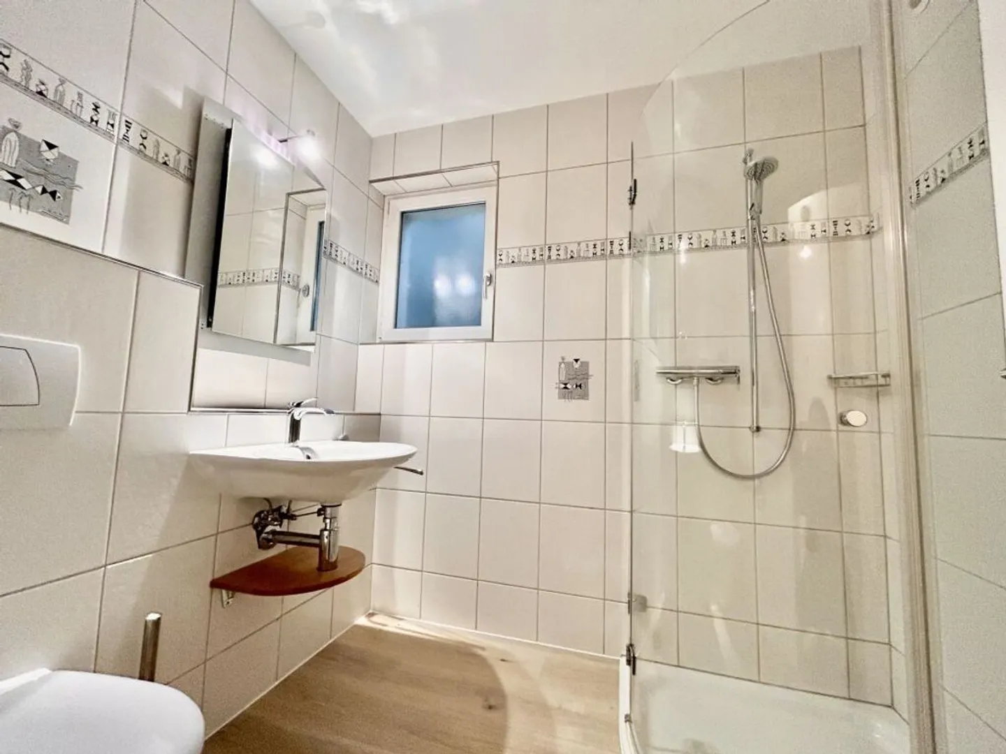 Appartamento duplex moderno di 5,5 stanze in una posizione tranquilla a Möhlin - Foto 11 di 13