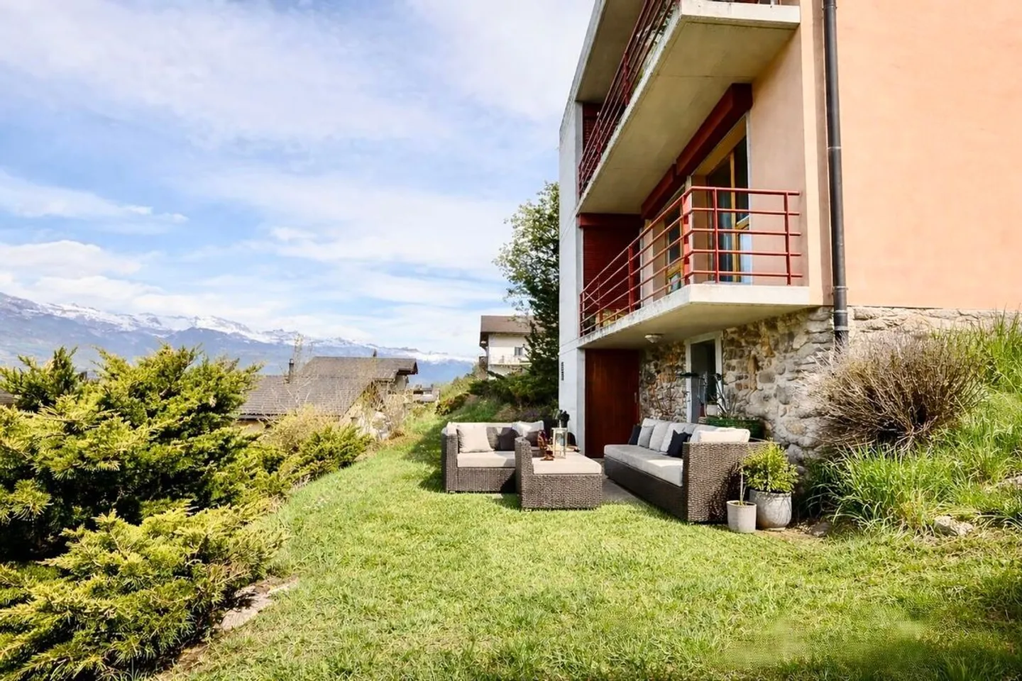 EINZELHAUS MIT ATEMBERAUBENDEM PANORAMA ÜBER DIE EBENE - Foto 9 von 10