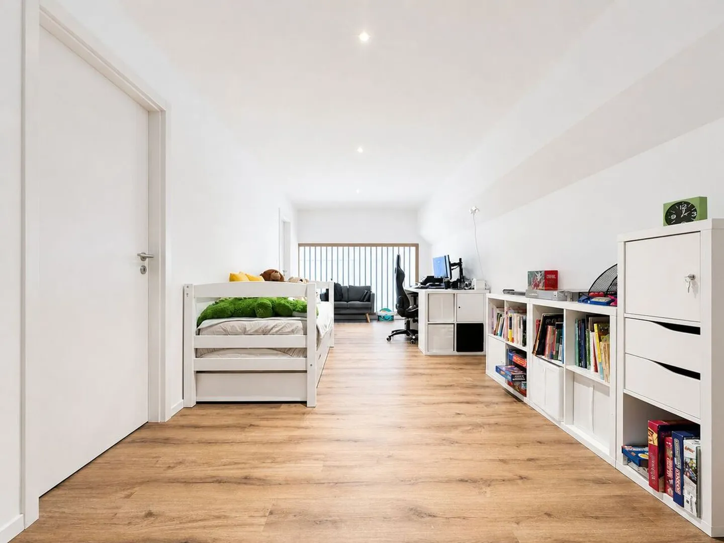 SUPER DUPLEX 6.5 STANZE CON ANNESSO INDIPENDENTE DI 40 M² - Foto 8 di 13