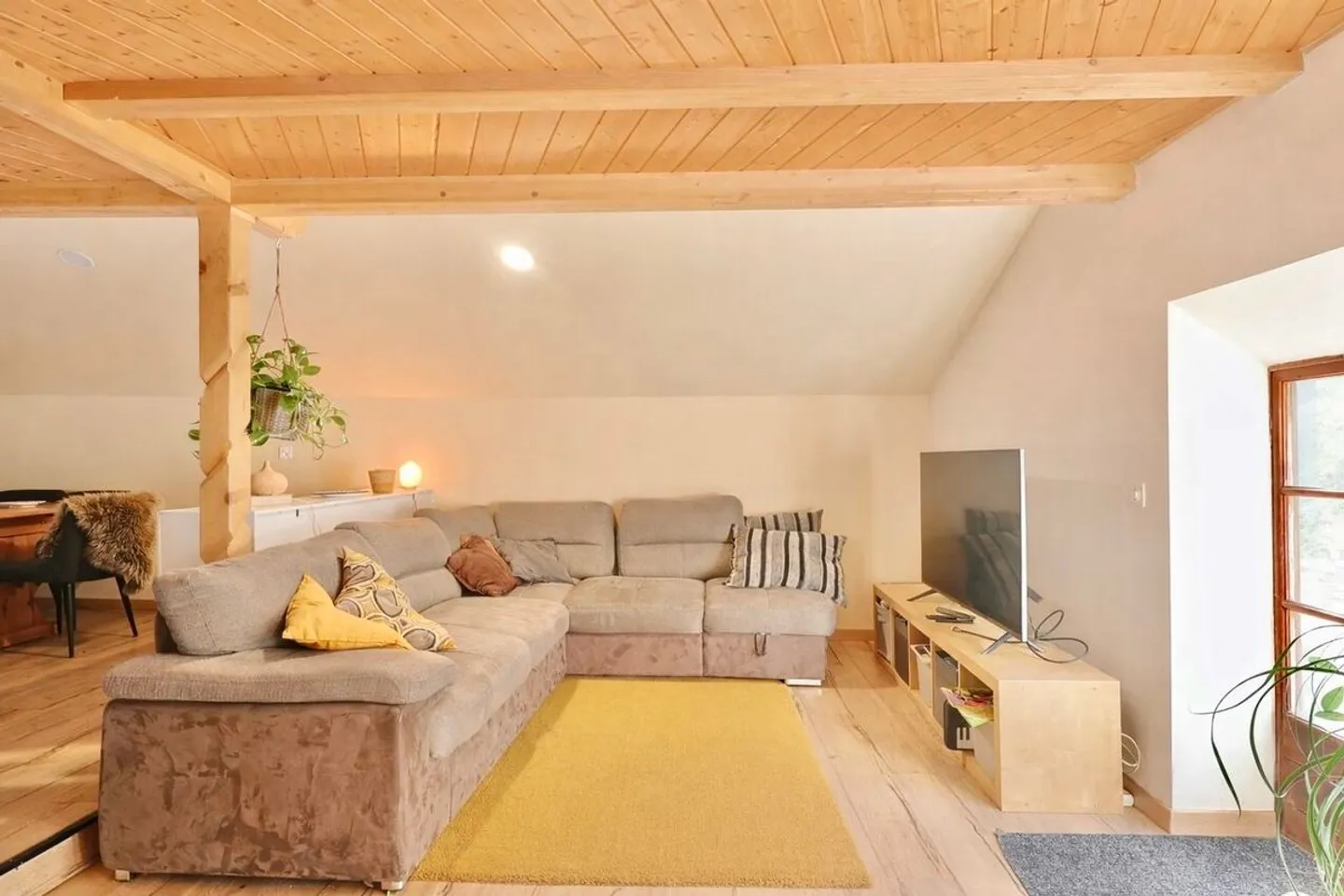 AUTHENTIC RENOVATED CHALET IN THE HEART OF THE VAUD ALPS - Photo 3 of 13