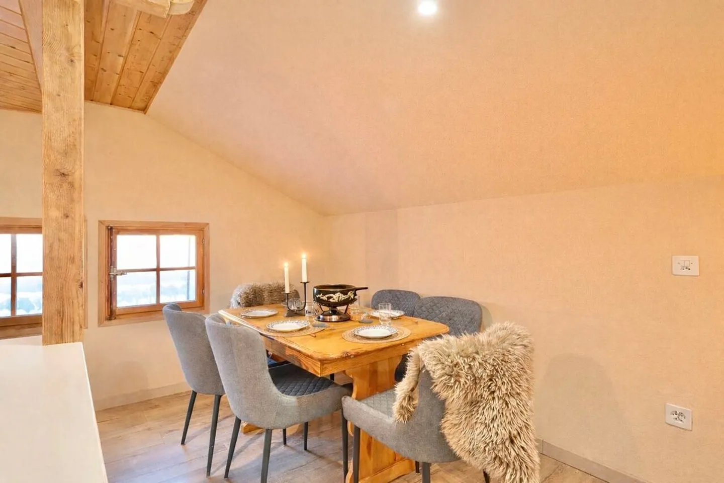 AUTHENTIC RENOVATED CHALET IN THE HEART OF THE VAUD ALPS - Photo 5 of 13