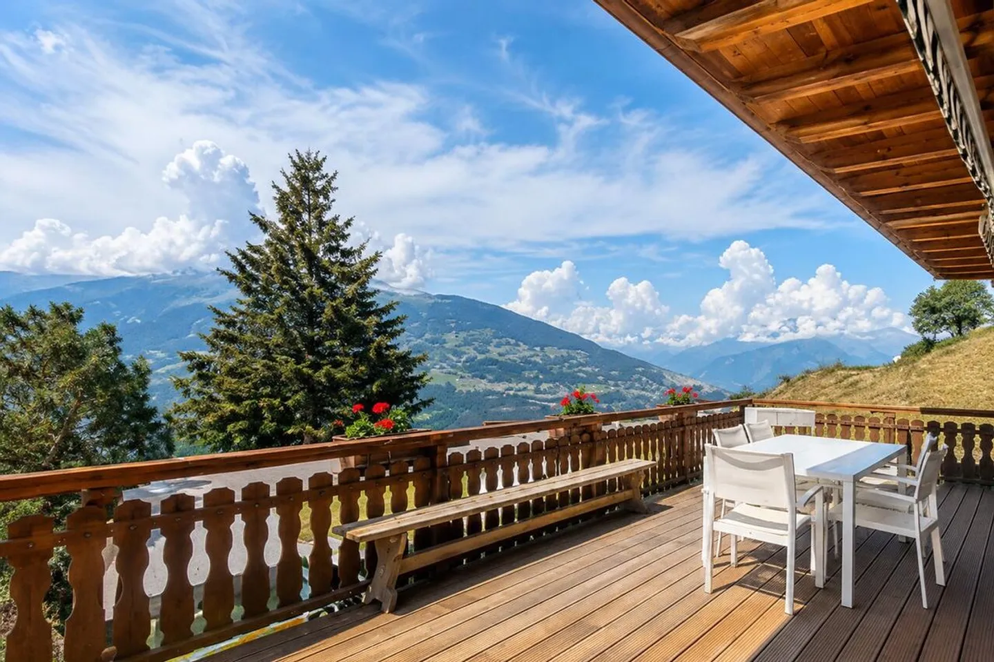 A TRUE HAVEN OF PEACE IN THE HEART OF THE VALAIS ALPS - Photo 11 of 12