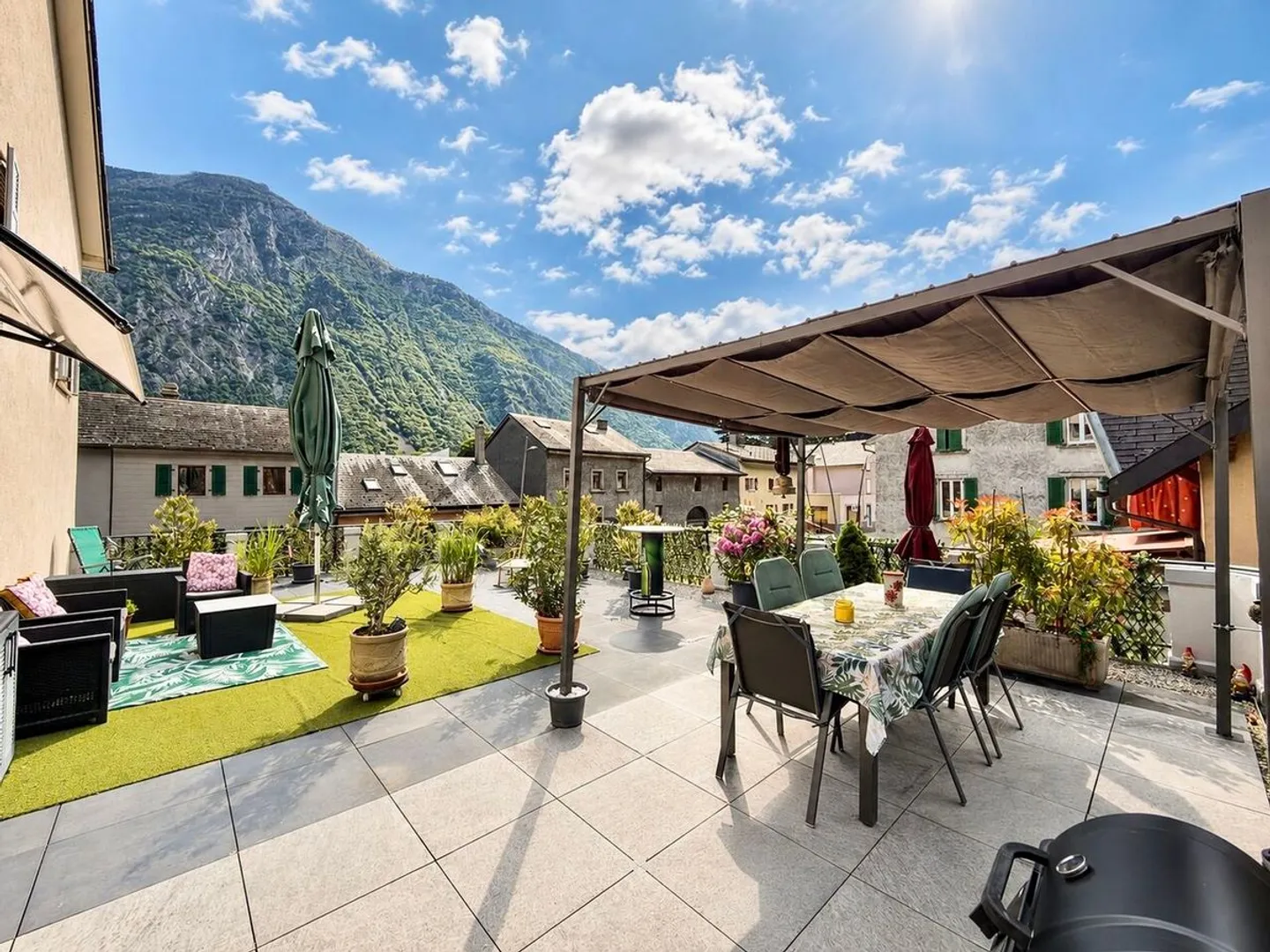 Charming Apartment with Spacious Panoramic Terrace - Photo 1 of 12