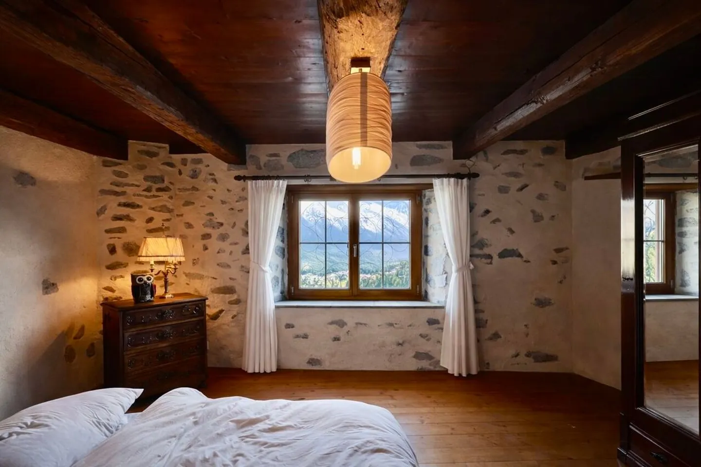 CHARM, COCOONING AND EXCEPTIONAL VIEW - Photo 4 of 8