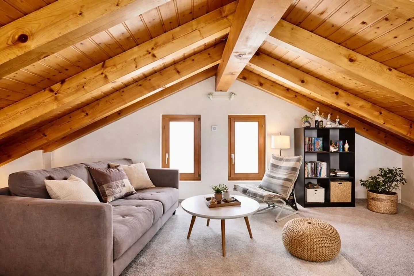 EINZELHAUS MIT ATEMBERAUBENDEM PANORAMA ÜBER DIE EBENE - Foto 2 von 10