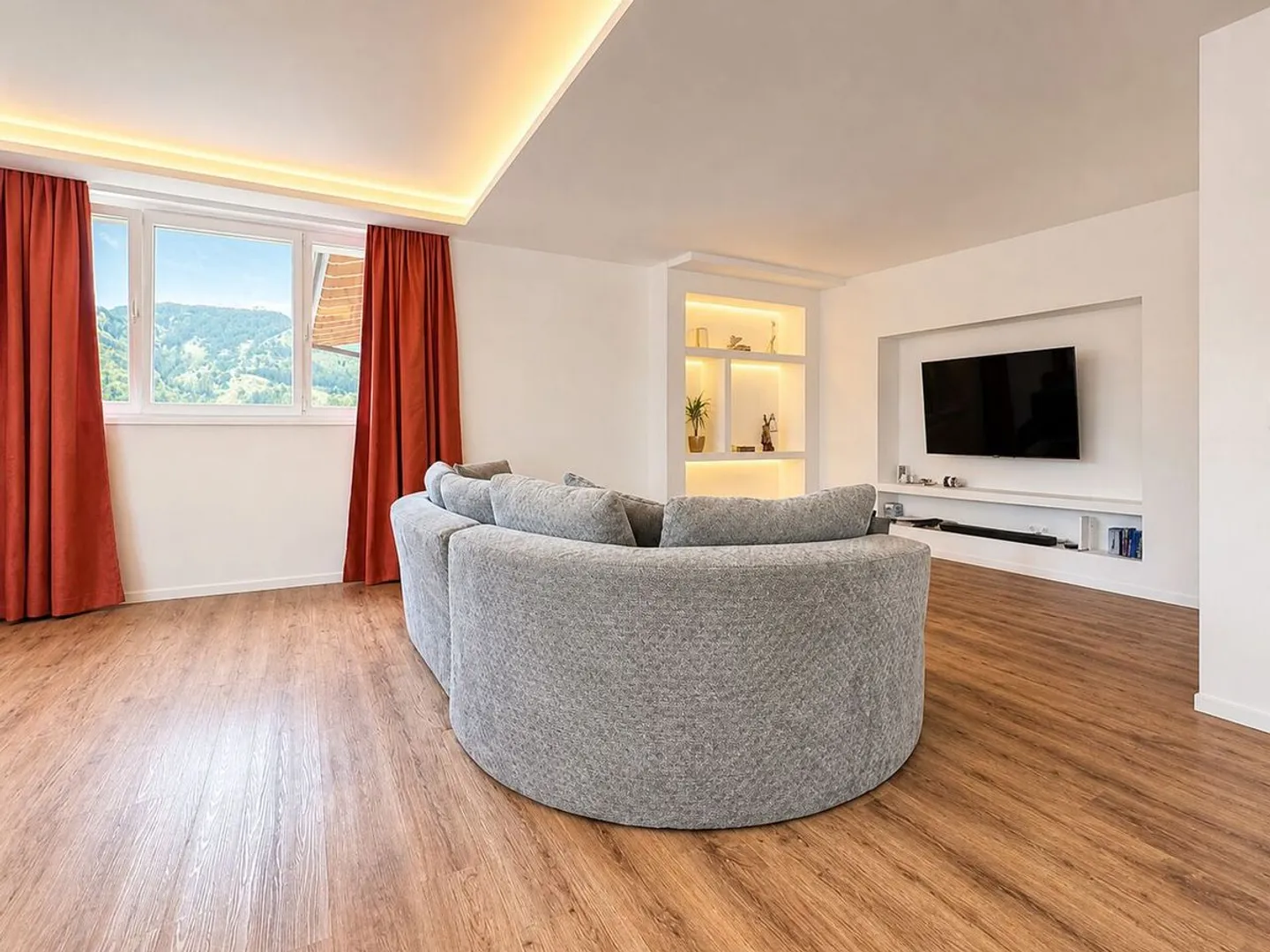 SUPER DUPLEX 6.5 STANZE CON ANNESSO INDIPENDENTE DI 40 M² - Foto 5 di 13