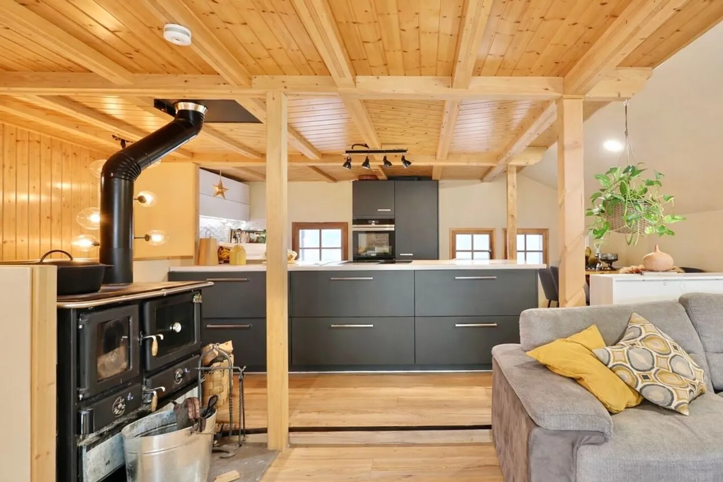 AUTHENTIC RENOVATED CHALET IN THE HEART OF THE VAUD ALPS - Photo 2 of 13