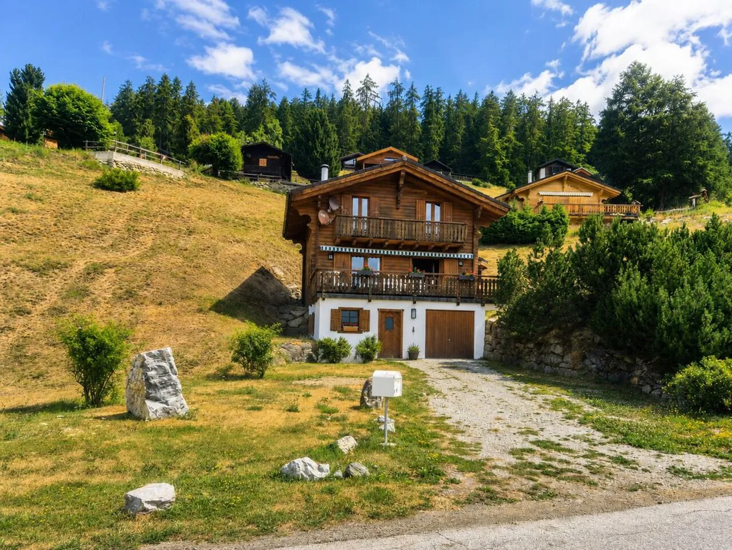 A TRUE HAVEN OF PEACE IN THE HEART OF THE VALAIS ALPS - Photo 2 of 12