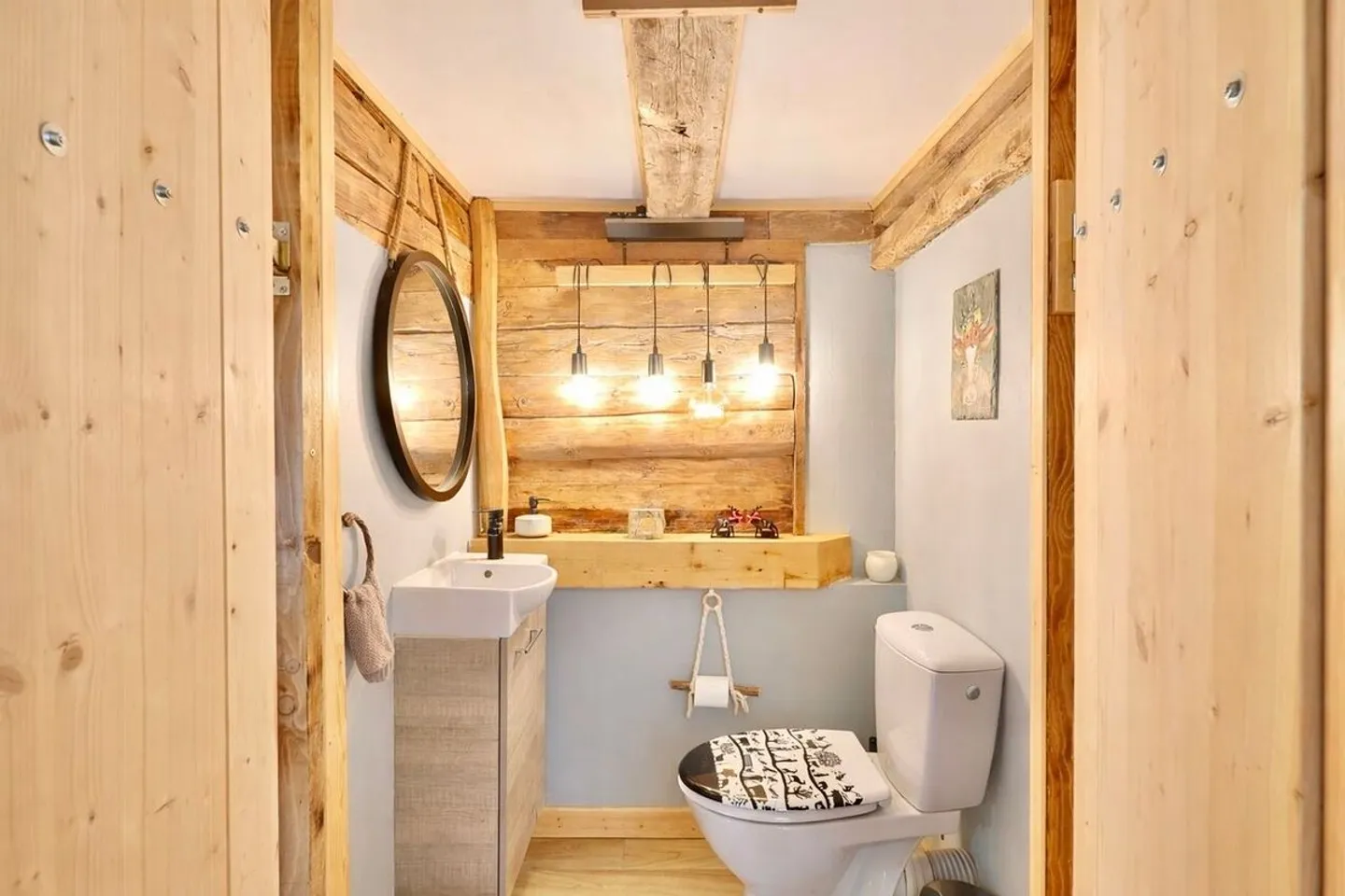 AUTHENTIC RENOVATED CHALET IN THE HEART OF THE VAUD ALPS - Photo 11 of 13