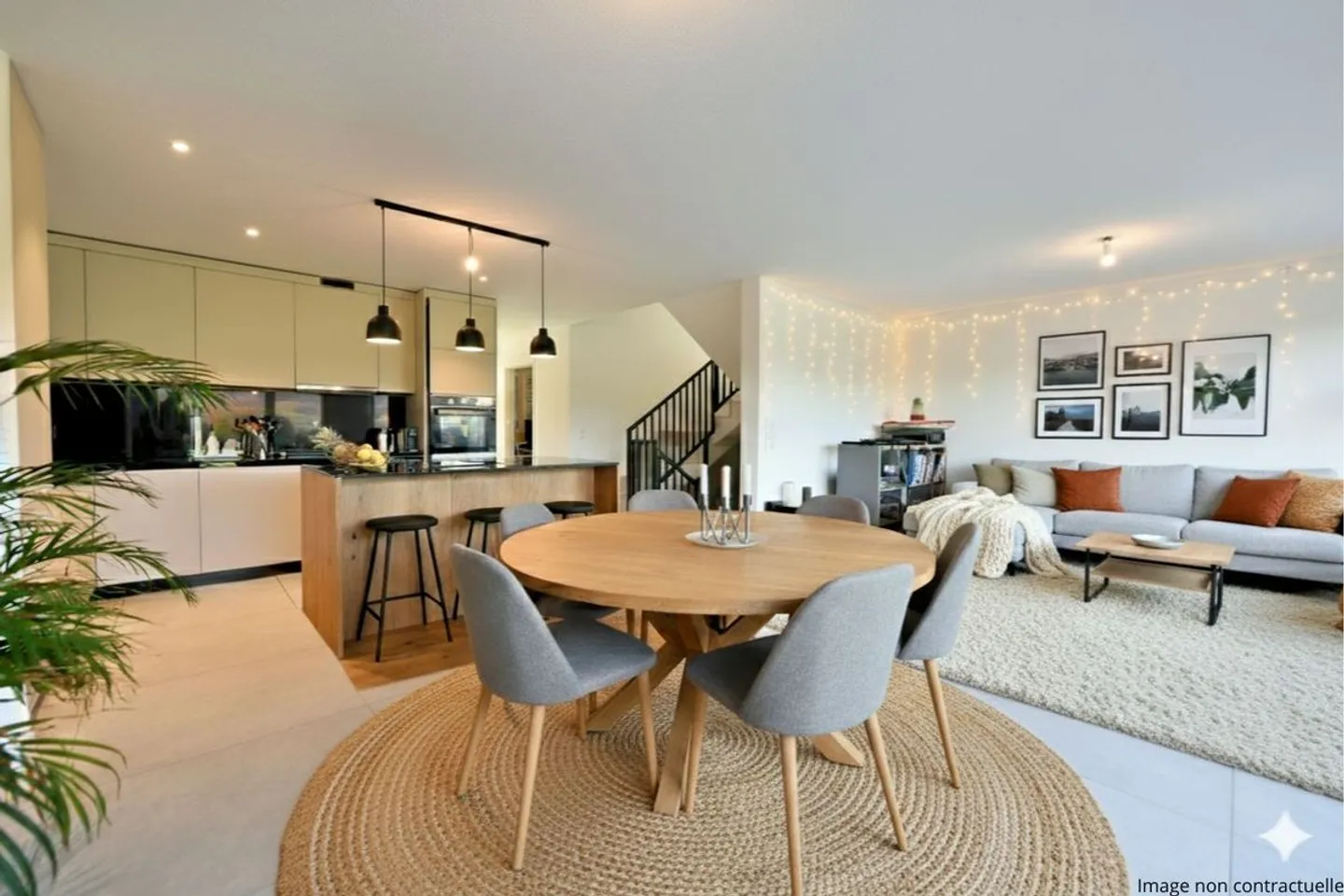 Semi-detached house with garden, in the heart of a peaceful environment - Photo 1 of 9