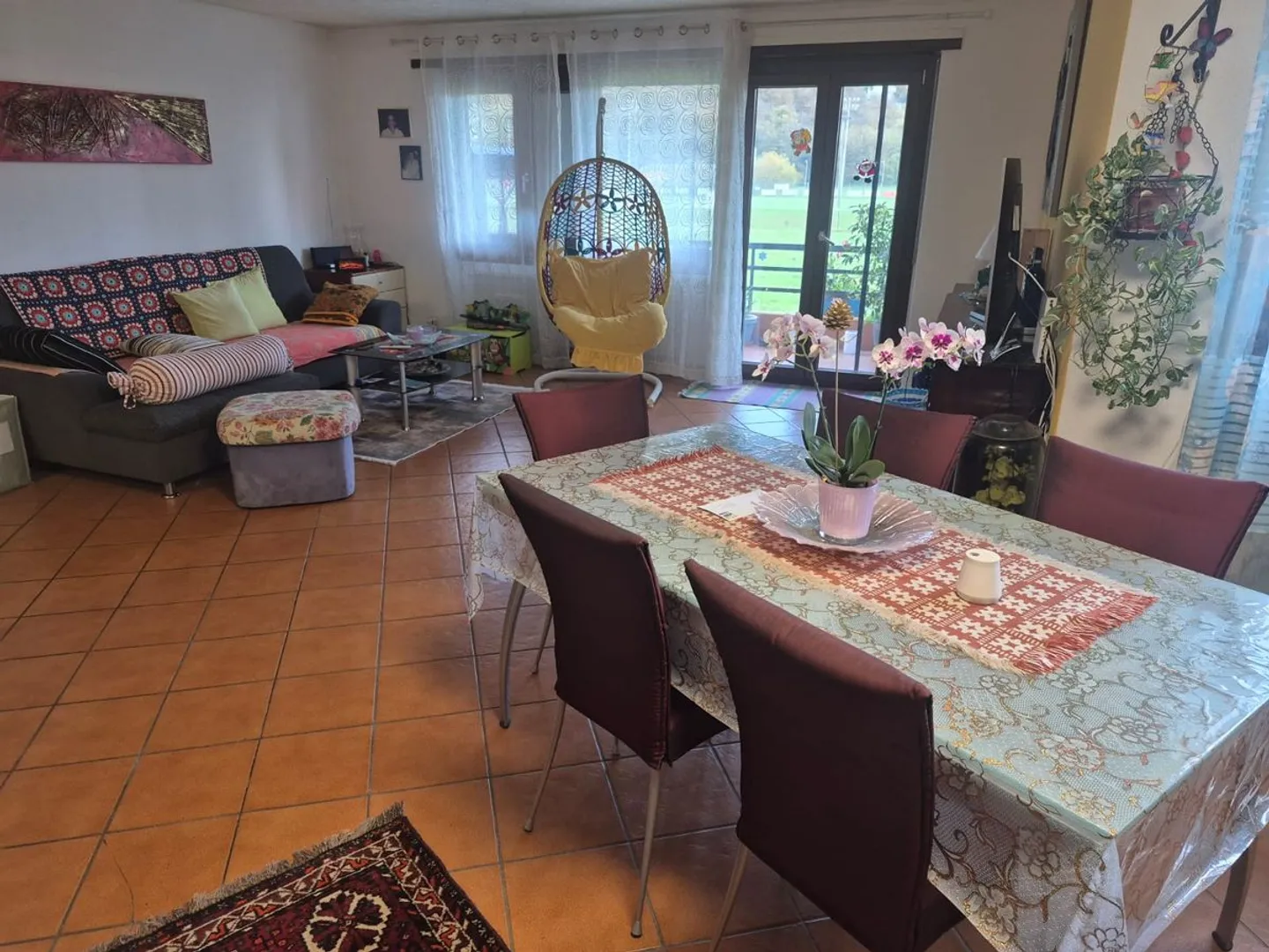 Luminoso appartamento 4.5 locali con giardino privato a St. Antonino - Foto 2 di 13