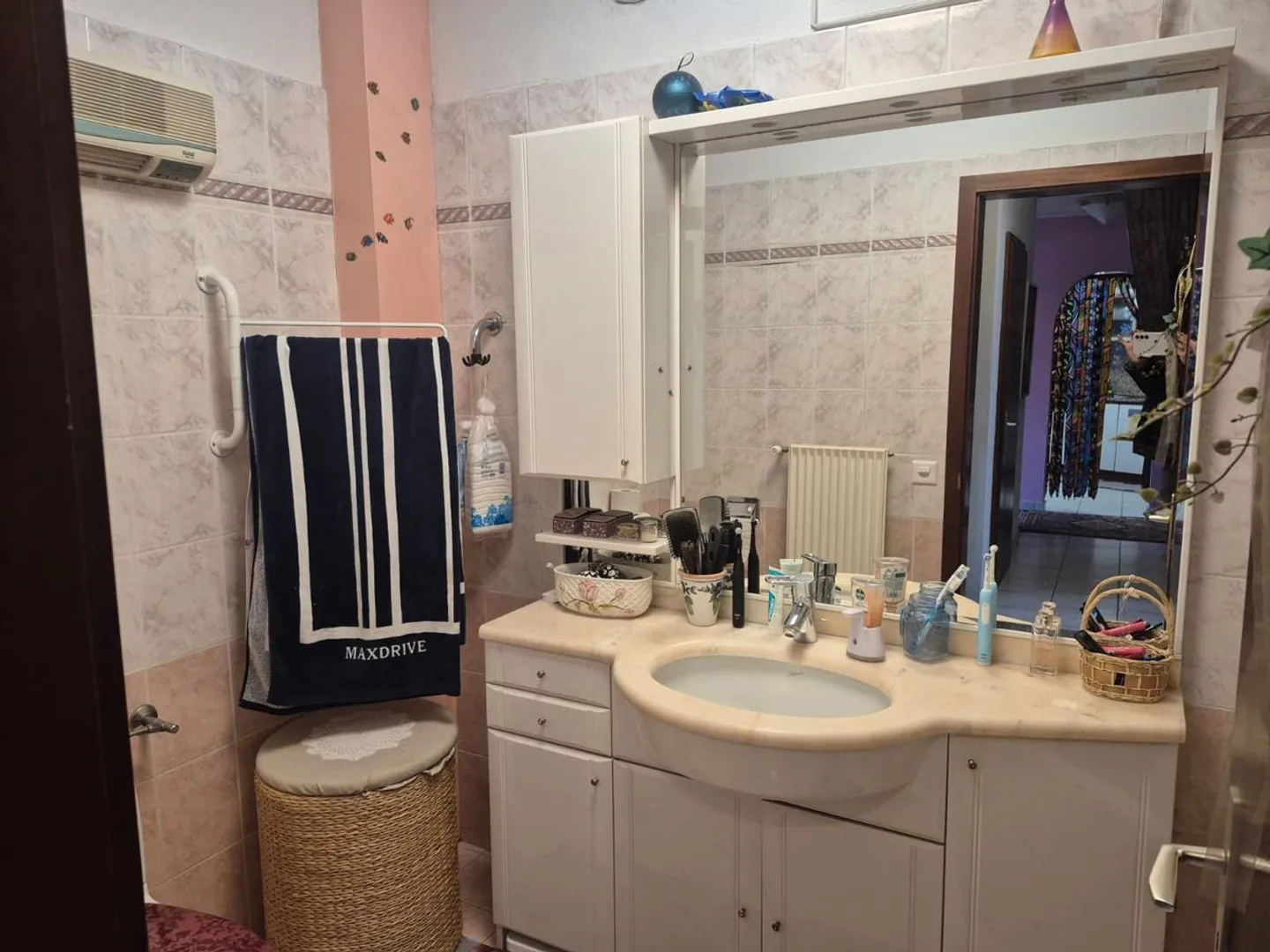 Luminoso appartamento 4.5 locali con giardino privato a St. Antonino - Foto 8 di 13