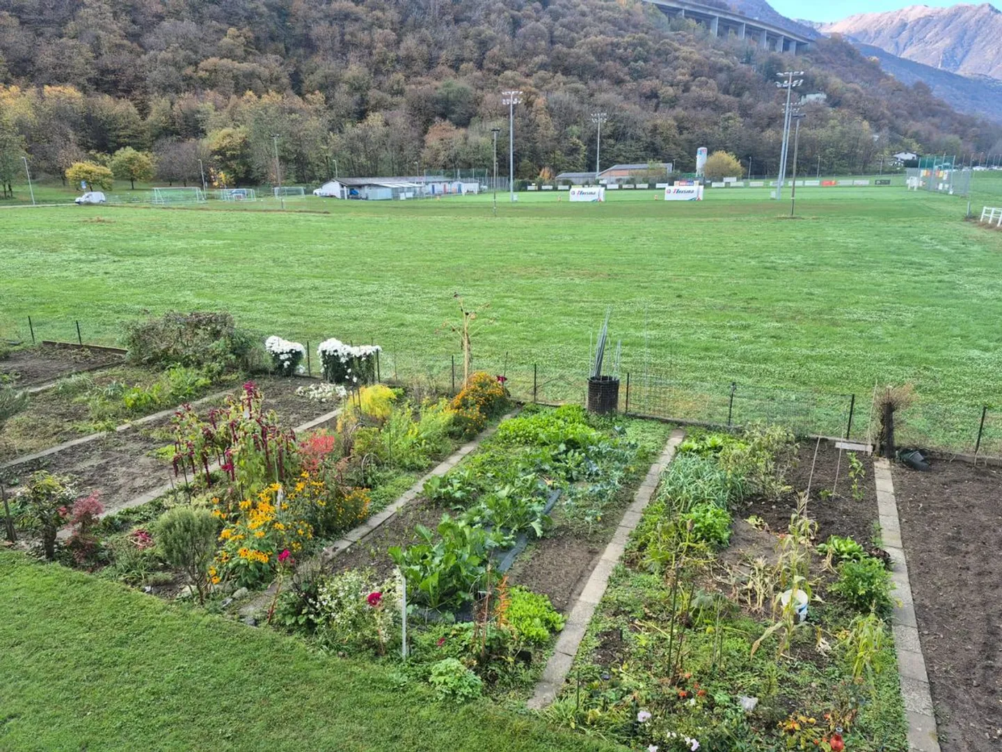Luminoso appartamento 4.5 locali con giardino privato a St. Antonino - Foto 12 di 13