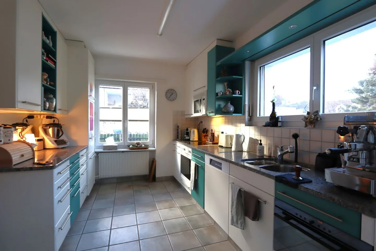 GROSSZÜGIGES WOHNEN MIT GARTEN UND BERGBLICK - Foto 3 von 10