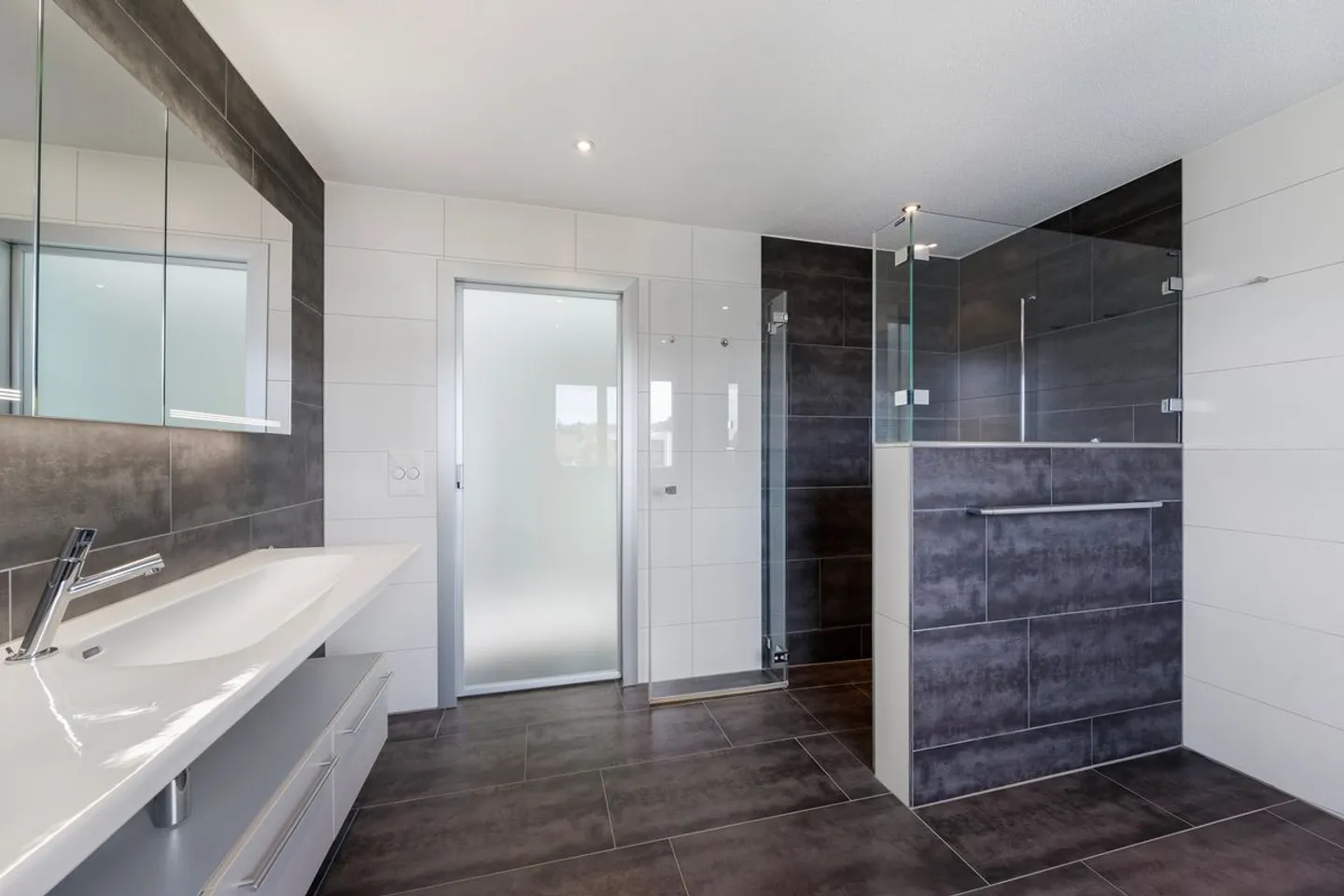 Villa unifamiliare di lusso con offerta di spazio XXL e vasca idromassaggio esterna privata - Foto 5 di 6