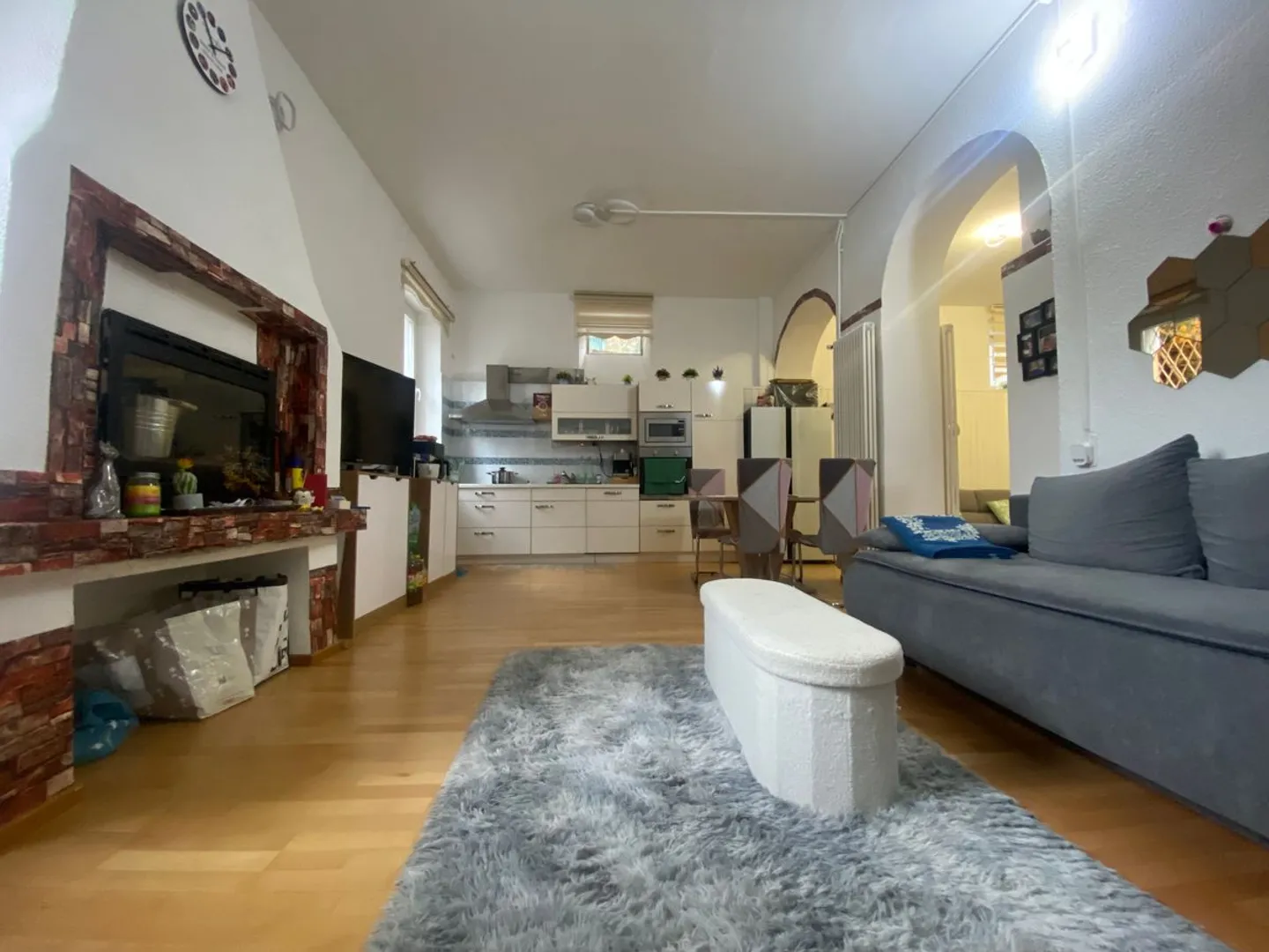 Rivera - Elegant and spacious independent villa with income apartments - Photo 2 of 13