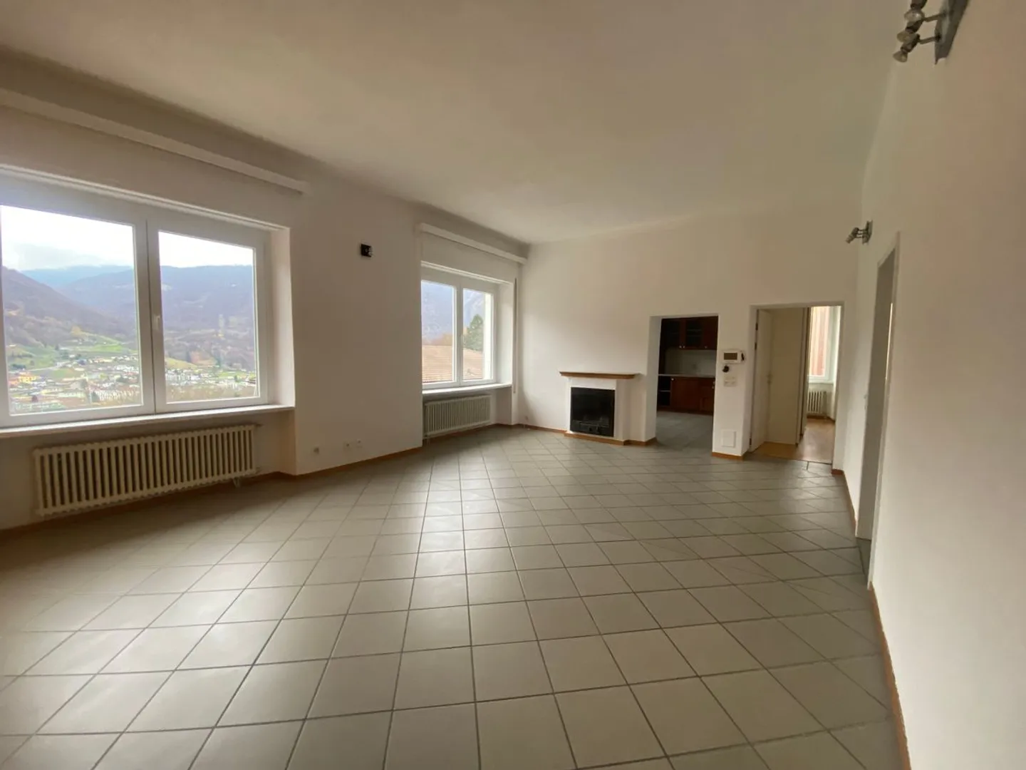 Rivera - Elegant and spacious independent villa with income apartments - Photo 12 of 13