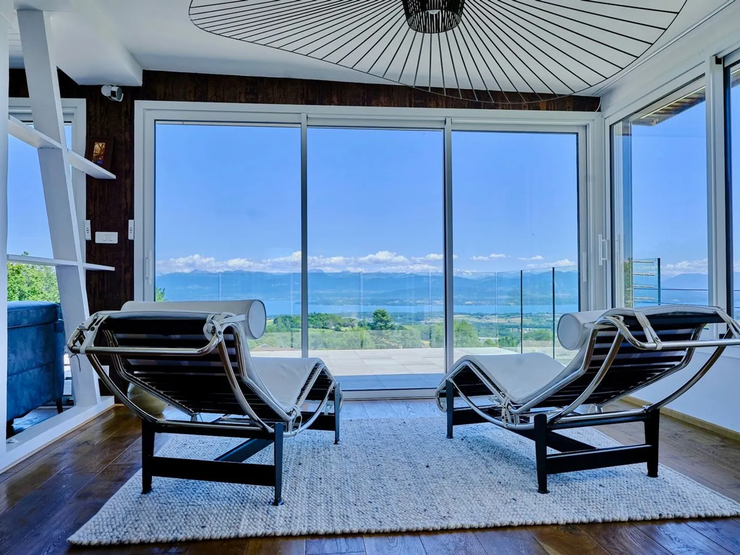 Tres belle maison terrasse avec vue panoramique sur le Mont Blanc et le lac  - Photo 3 sur 10