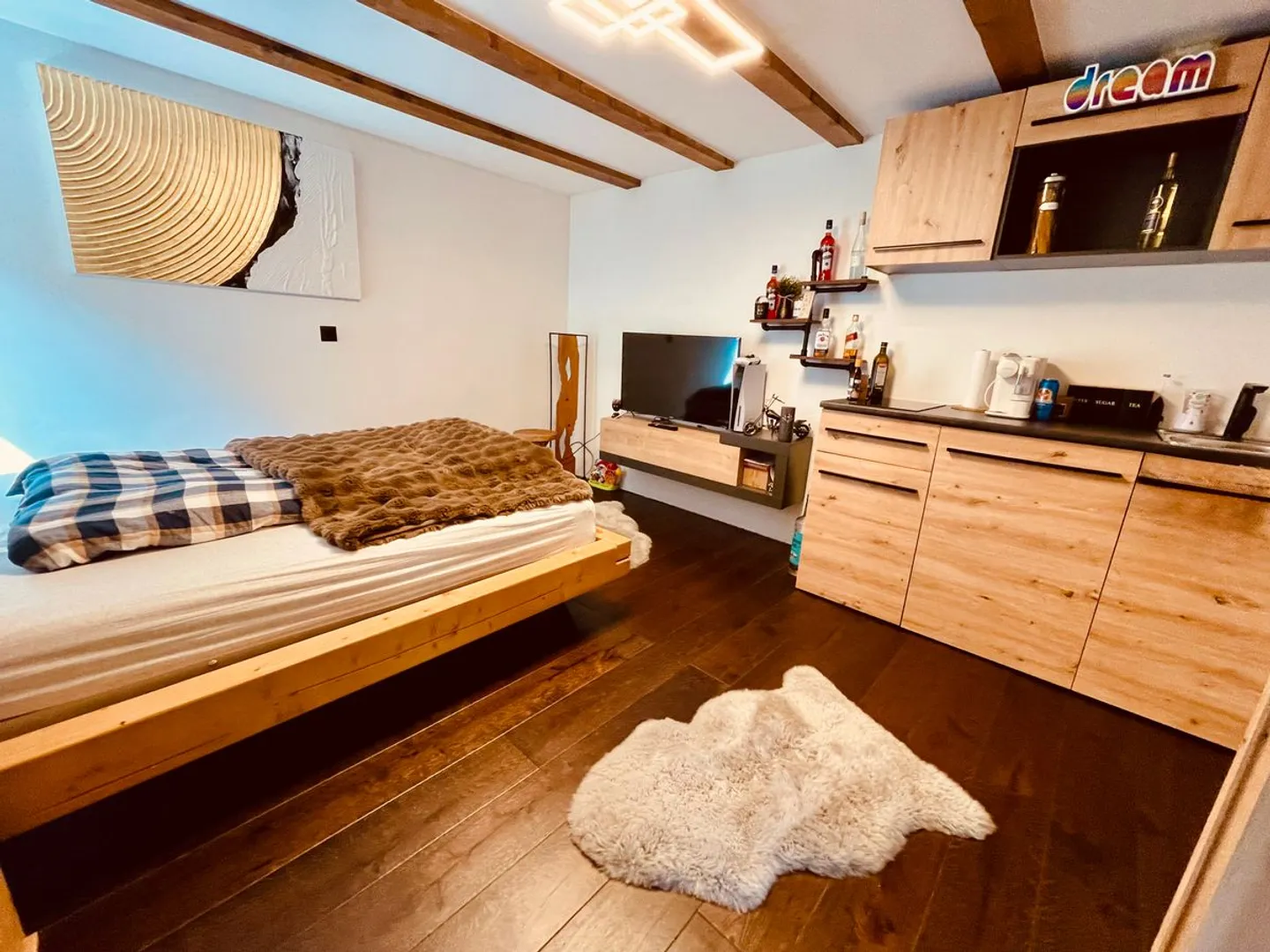Naturnahe Ruheoase mit stilvoll renoviertem Wohnraum und perfektem Homeoffice-Bereich - Foto 7 von 9