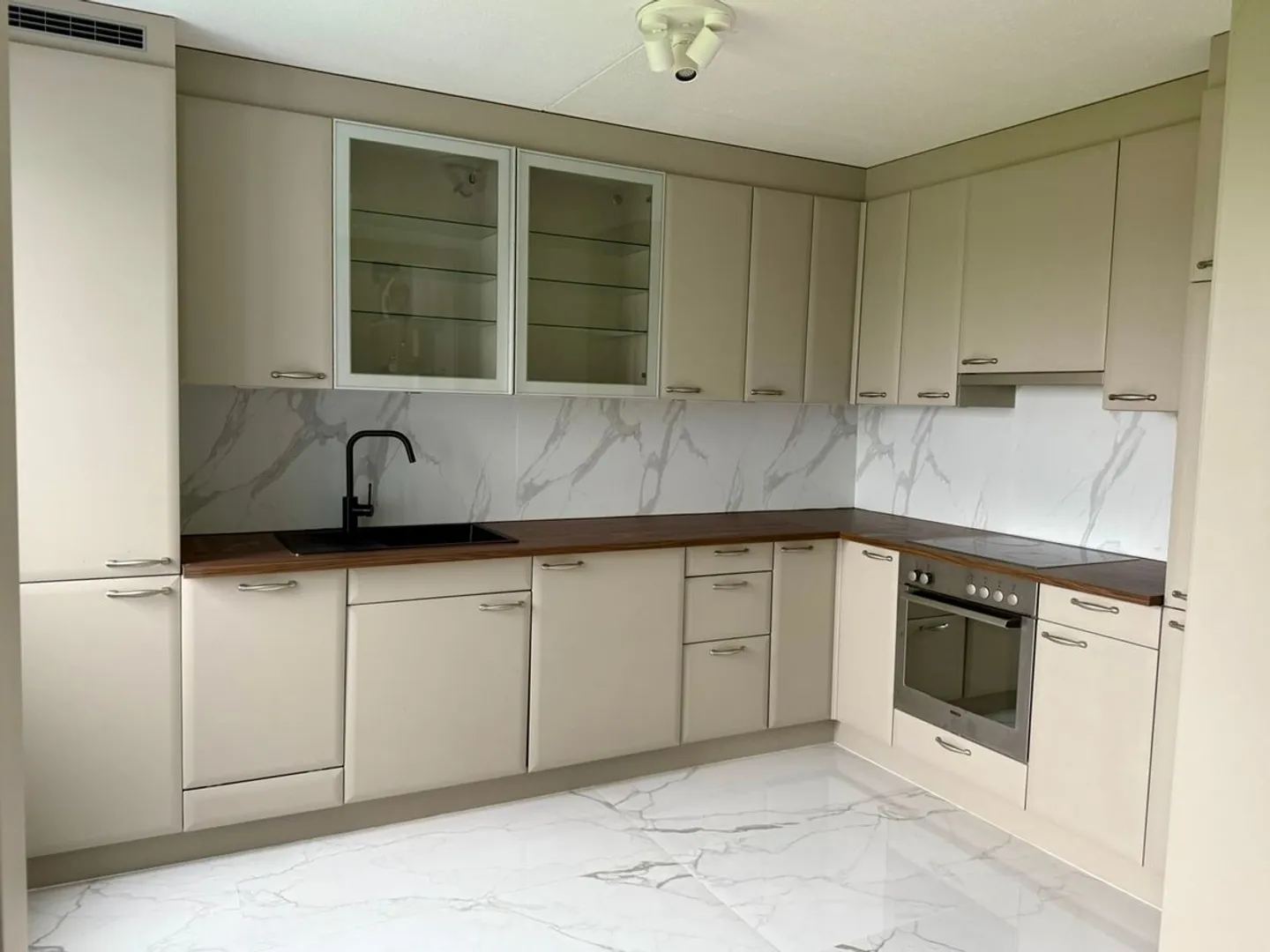 Ruhige Lage mit toller Aussicht - Foto 2 von 4