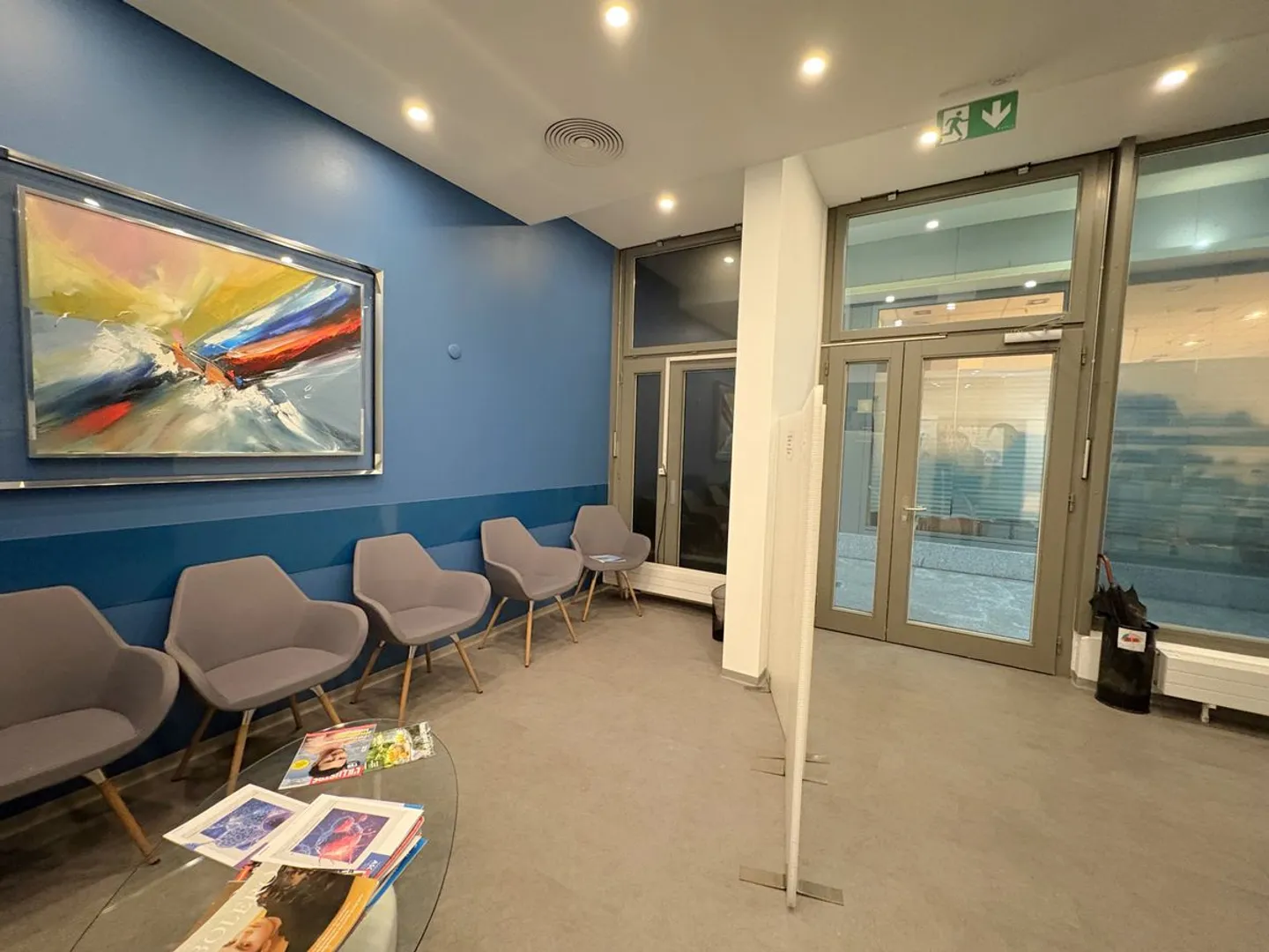 Surface commerciale à Montreux - Opportunité rare avec un rendement attractif - Photo 2 sur 5