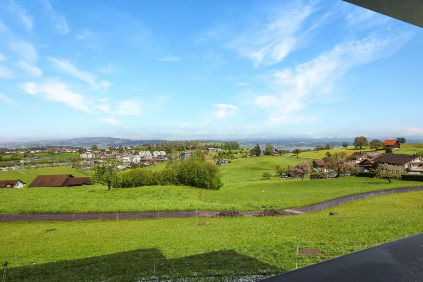 Ruhige Lage mit toller Aussicht - Foto 1 von 4