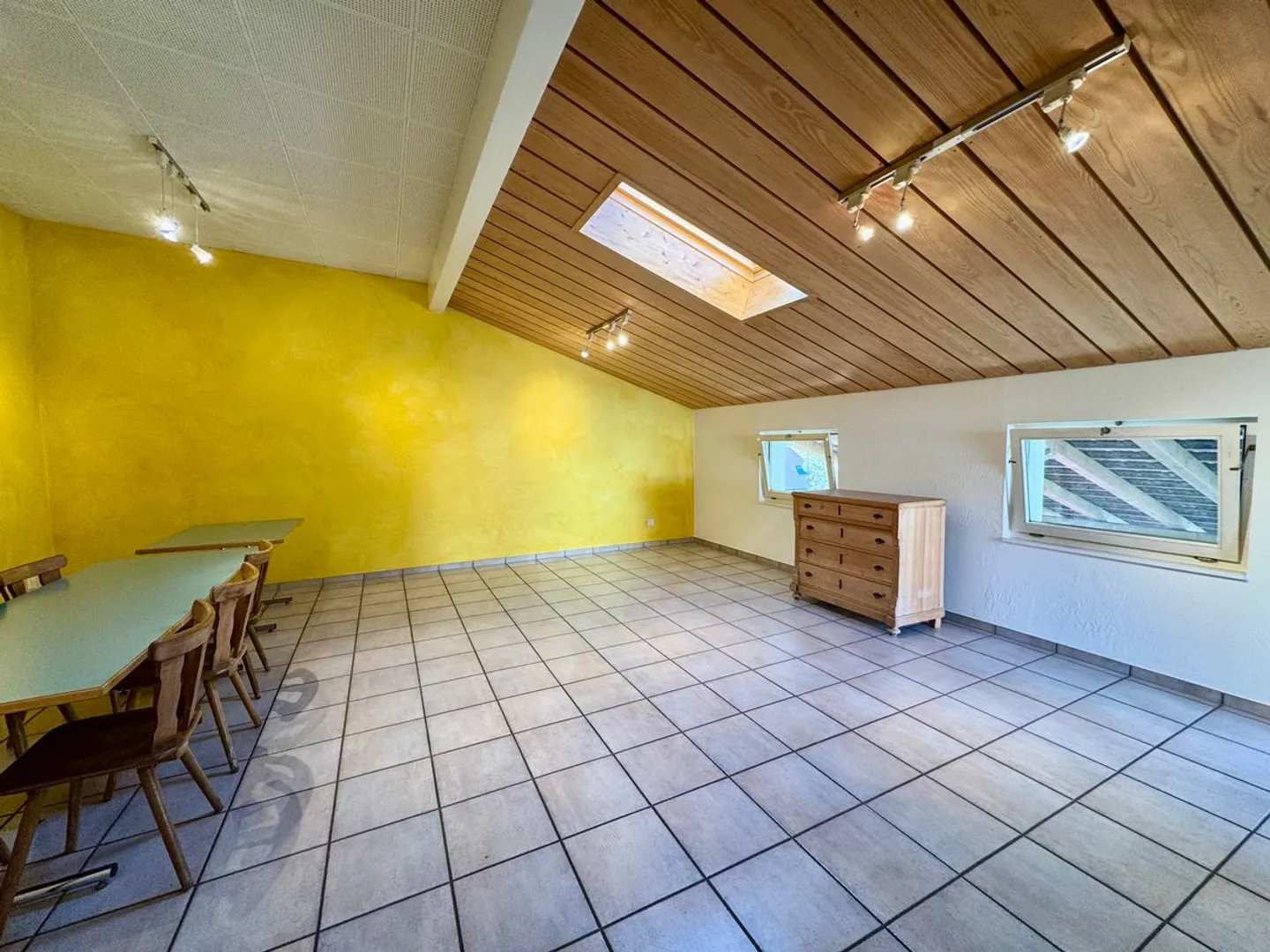Studio or Hobby, many possibilities - Photo 2 of 4
