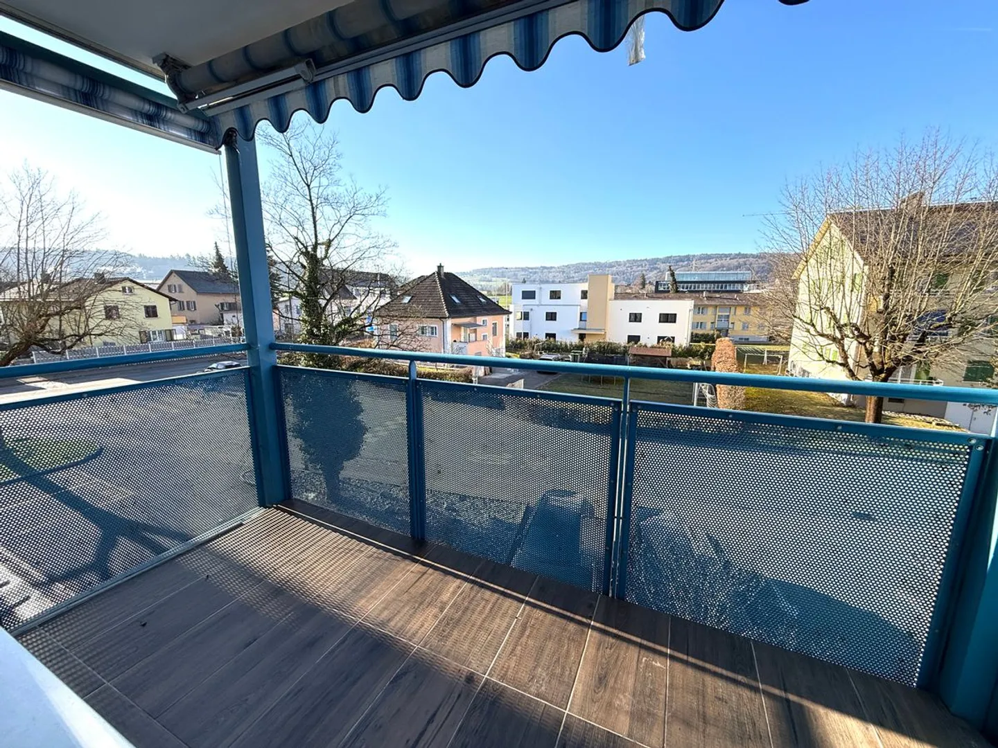 FRESHLY RENOVATED - VIEW - 9 MINUTES WALK TO THE STATION! - Photo 1 of 5