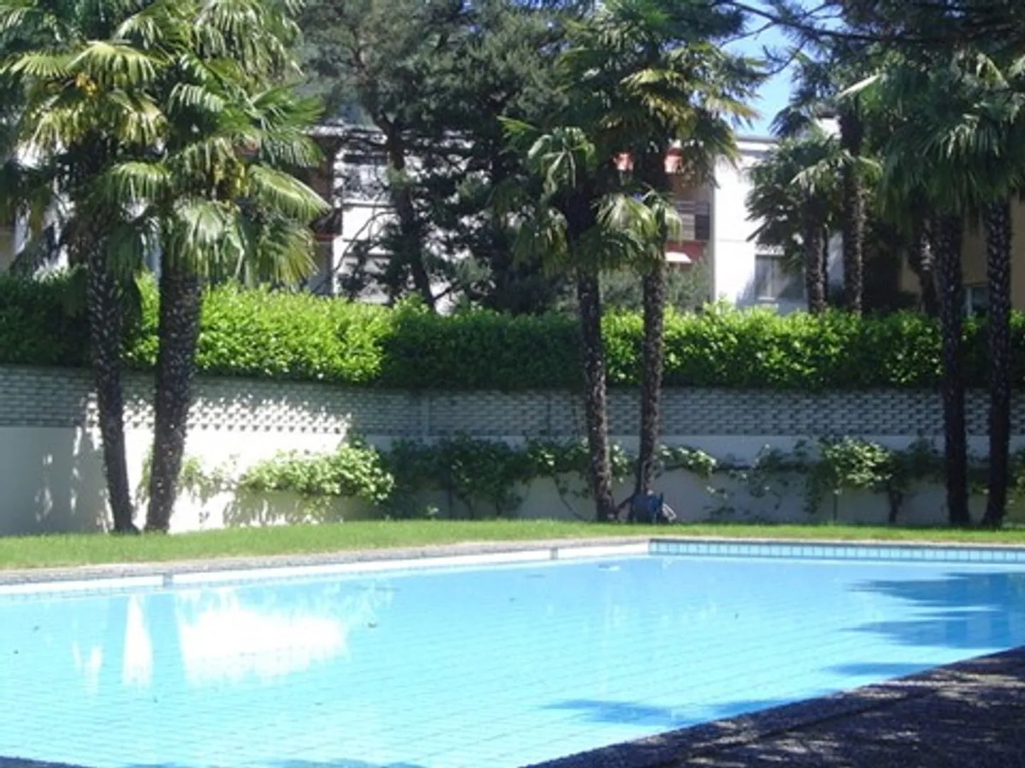 Very bright apartment with swimming pool - Photo 10 of 10