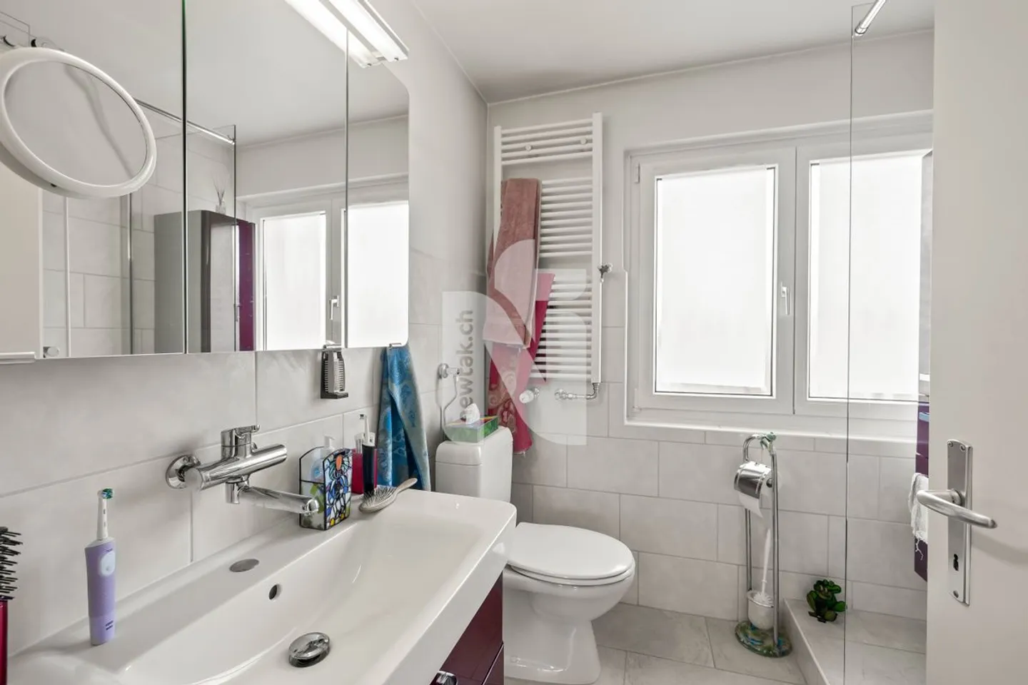 Moderno e adatto alle famiglie - con giardino, balcone, carport e garage - Foto 9 di 13