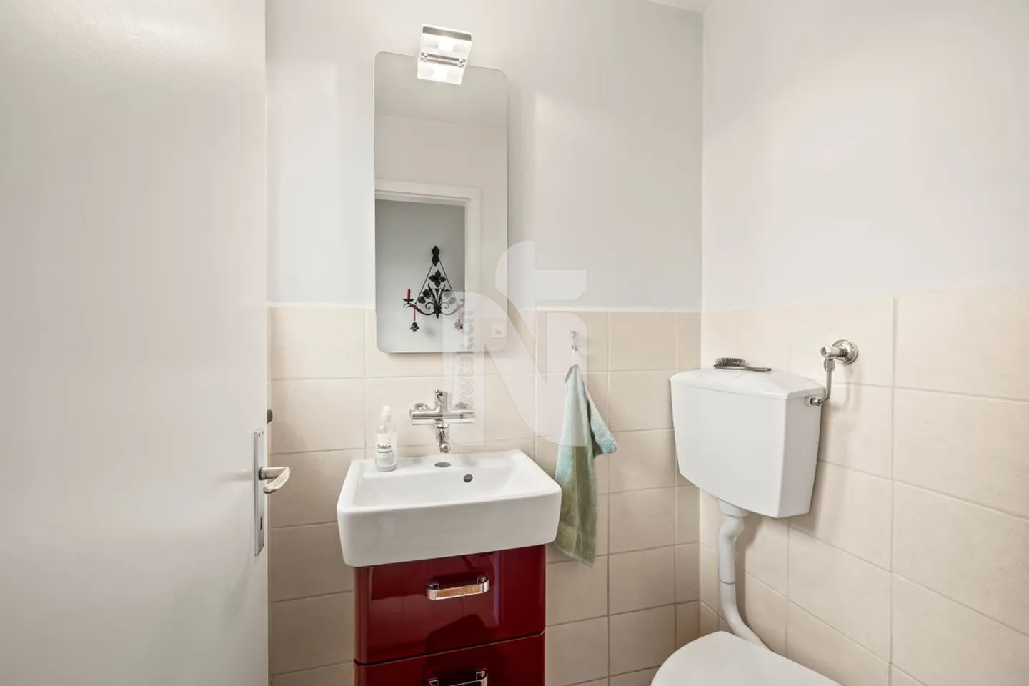 Moderno e adatto alle famiglie - con giardino, balcone, carport e garage - Foto 7 di 13