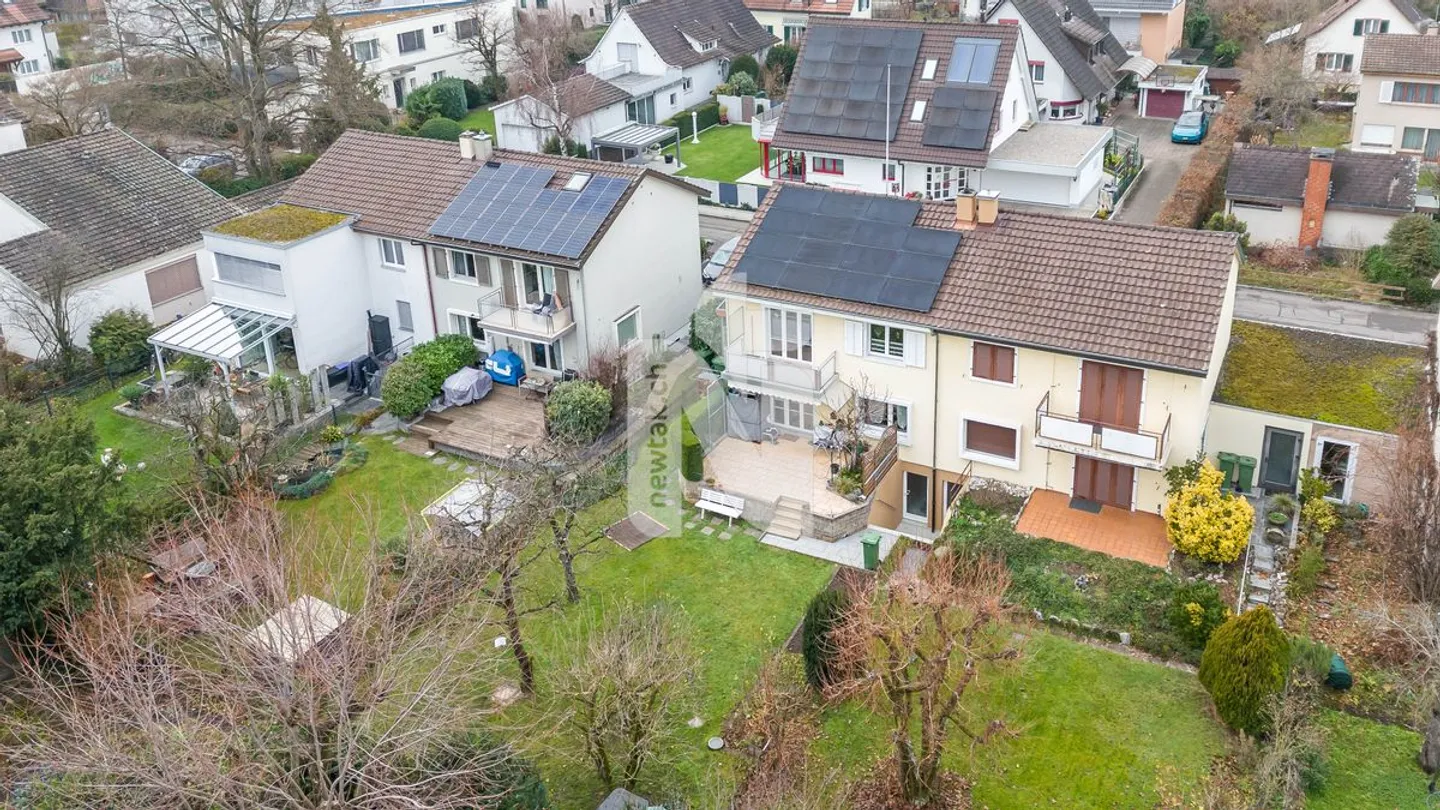 Moderno e adatto alle famiglie - con giardino, balcone, carport e garage - Foto 3 di 13